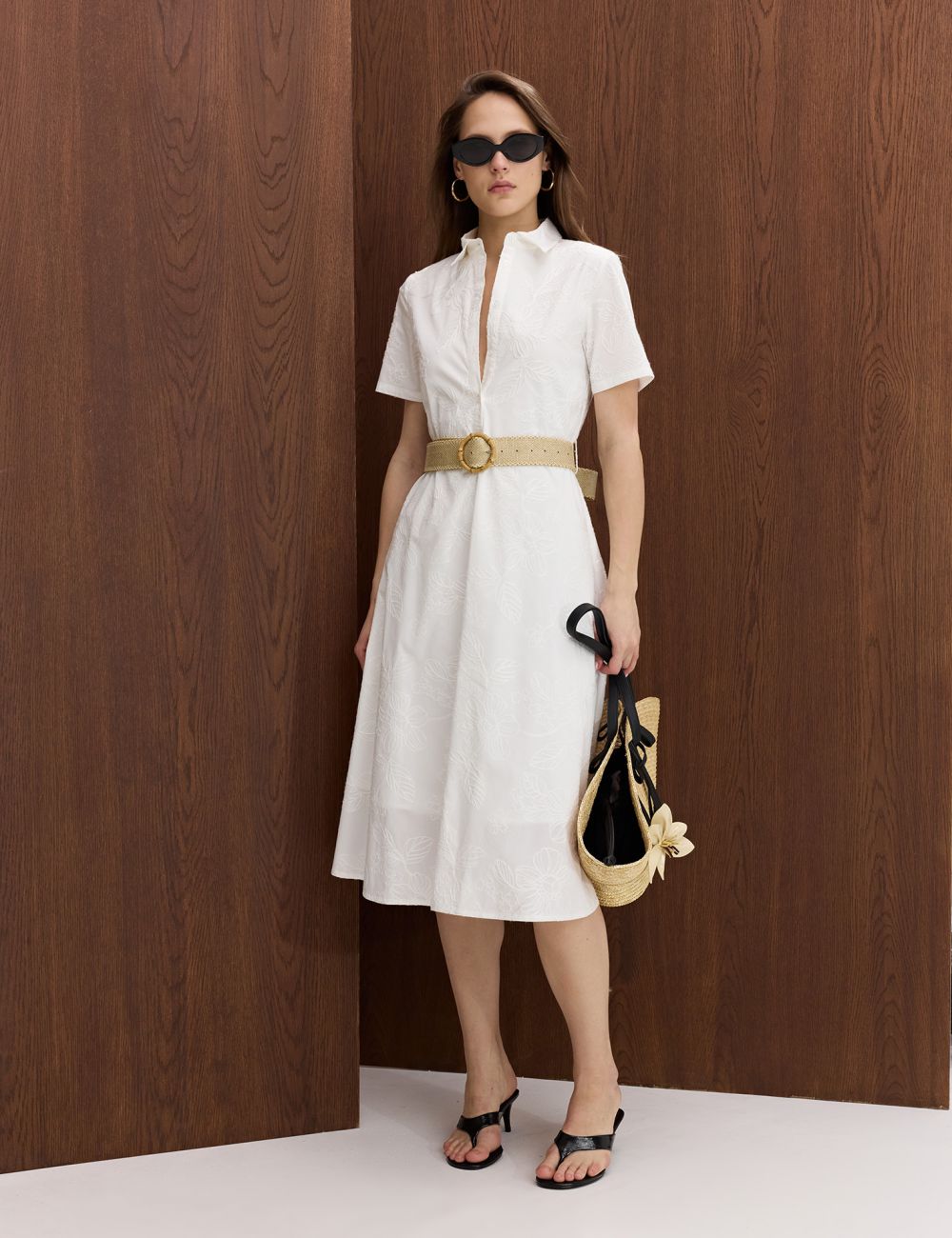 שמלת מידי עם פרחים רקומים