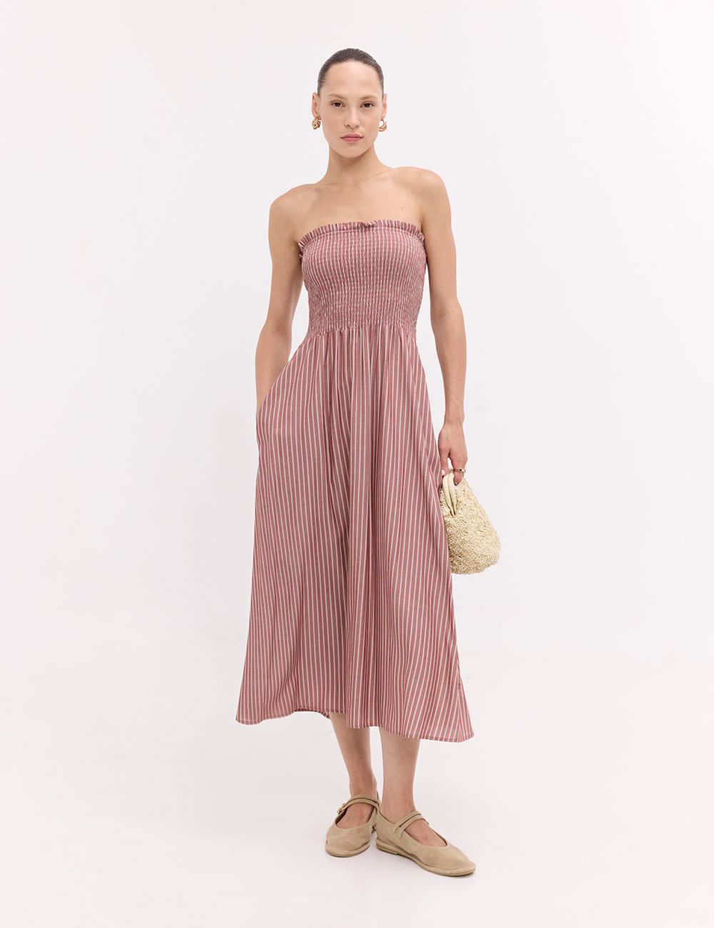 שמלה סטרפלס עם פסים