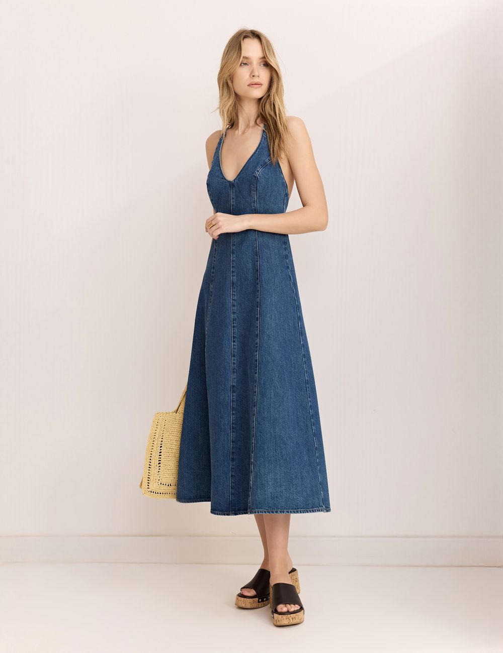 שמלת ג׳ינס קולר