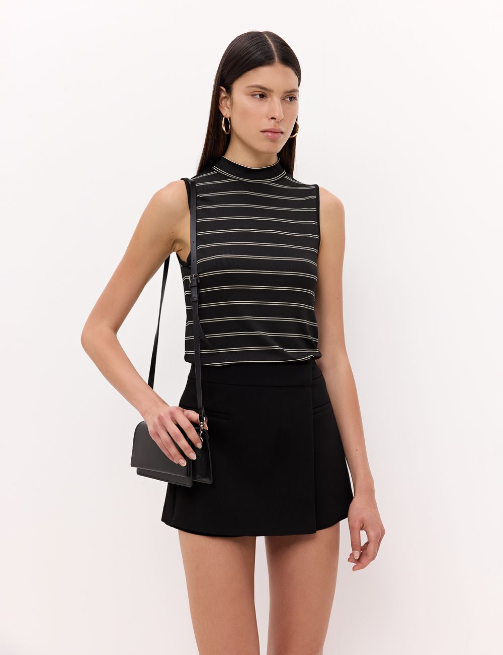 גופית ריב קריר צווארון גולף נמוך