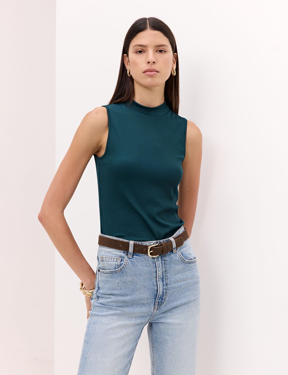 גופית ריב קריר צווארון גולף נמוך