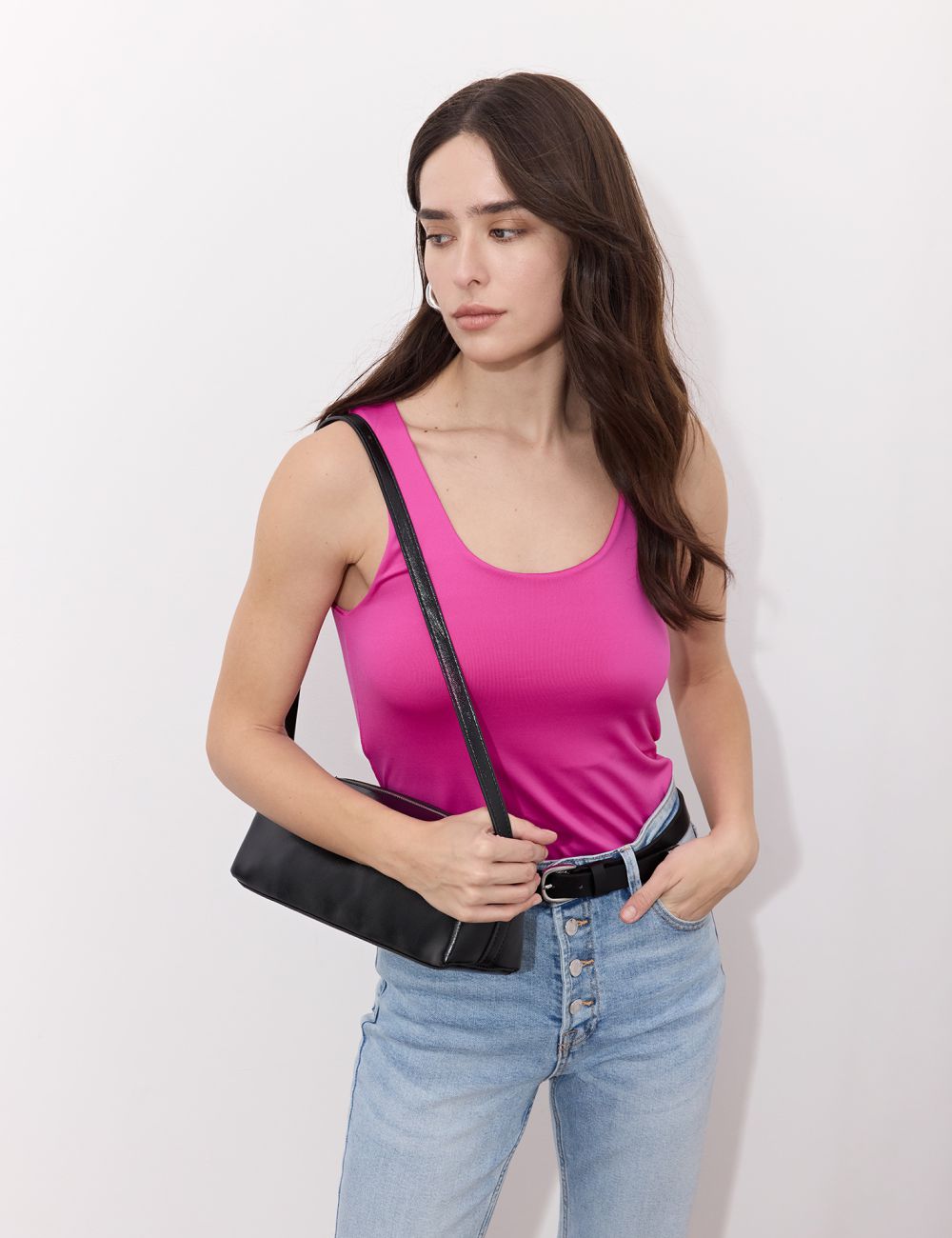 גופייה עם מפתח מרובע