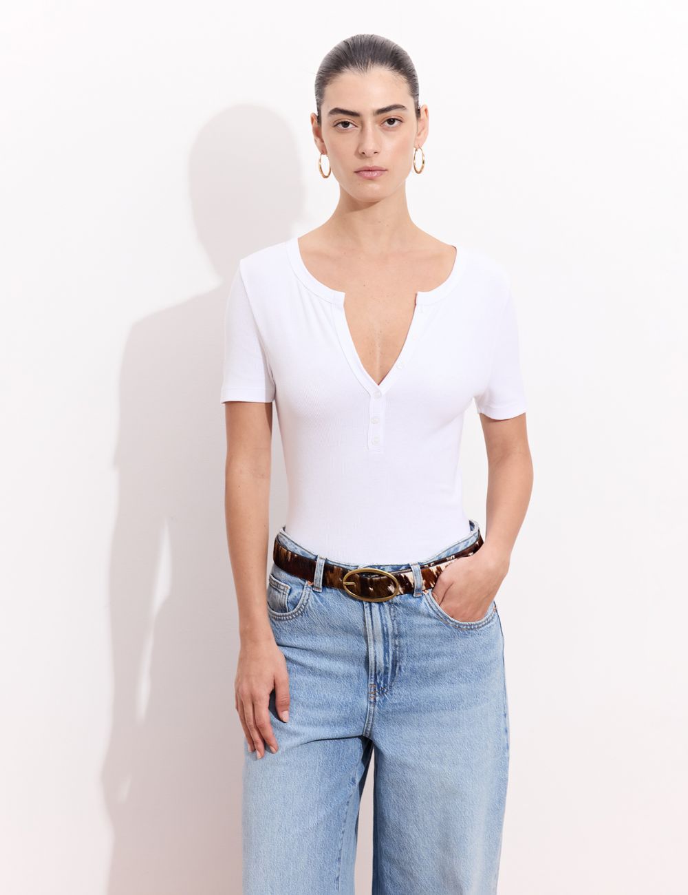 טי-שירט כפתורים