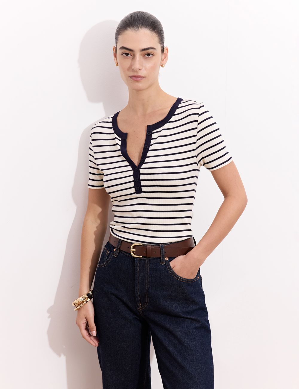 טי-שירט כפתורים