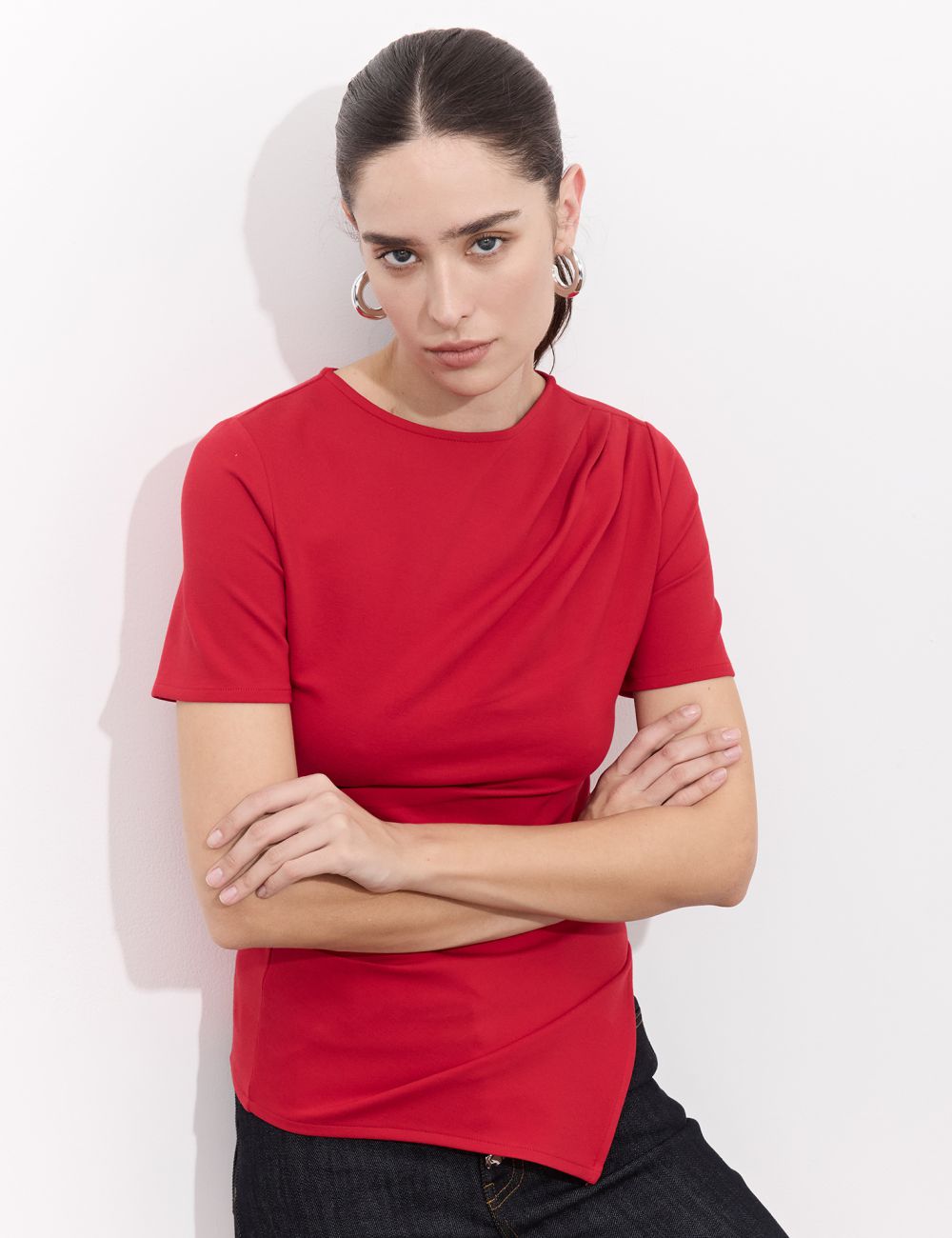 חולצת שרוול קצר עם כיווצים