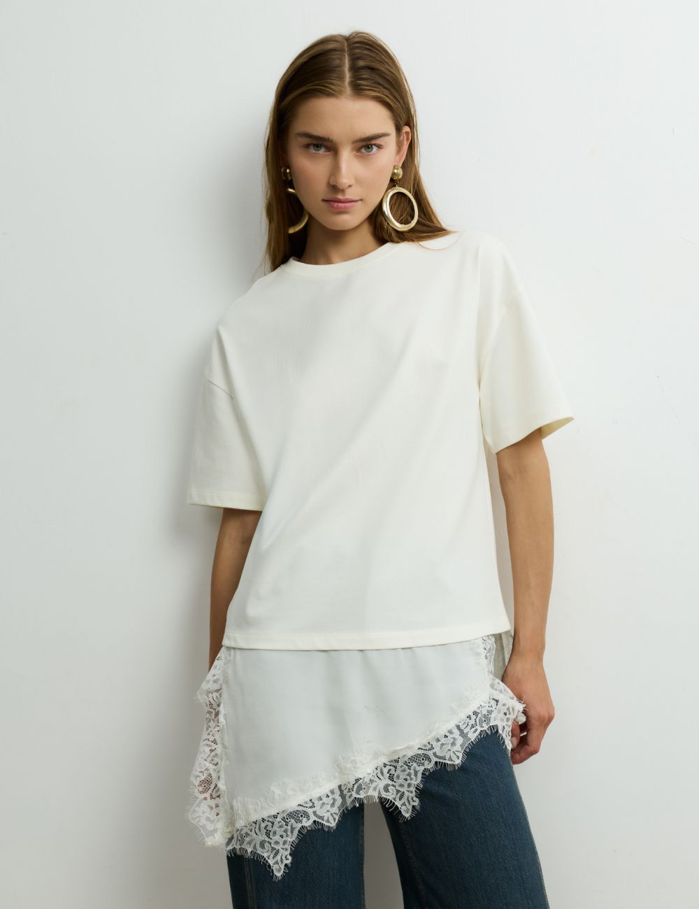טי שירט א סימטרית סאטן תחרה