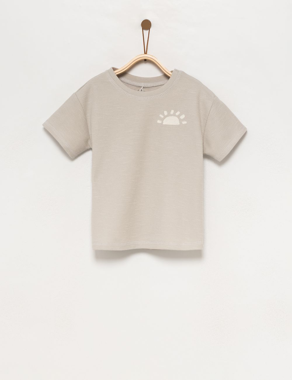 טי-שירט טקסטורה רקומה