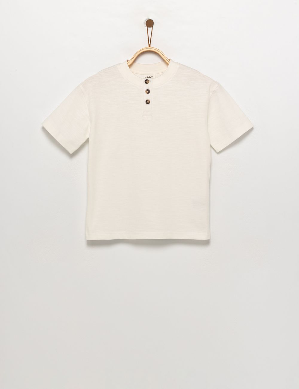 חולצת טי עם שינה