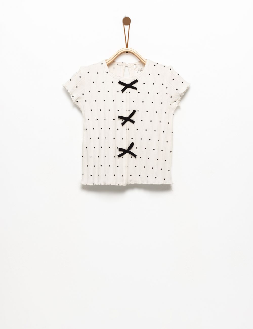 טישרט עם פפיונים