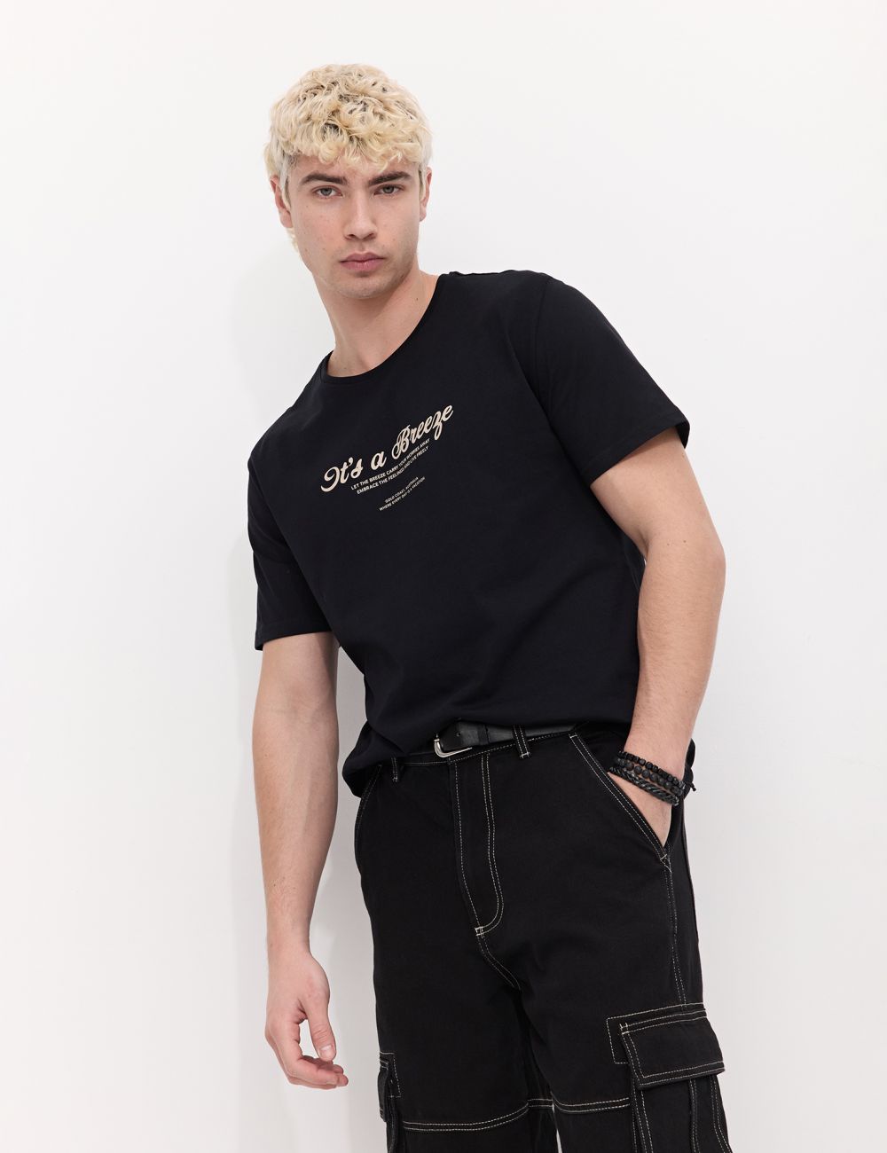 טי שירט עם דפוס קדמי