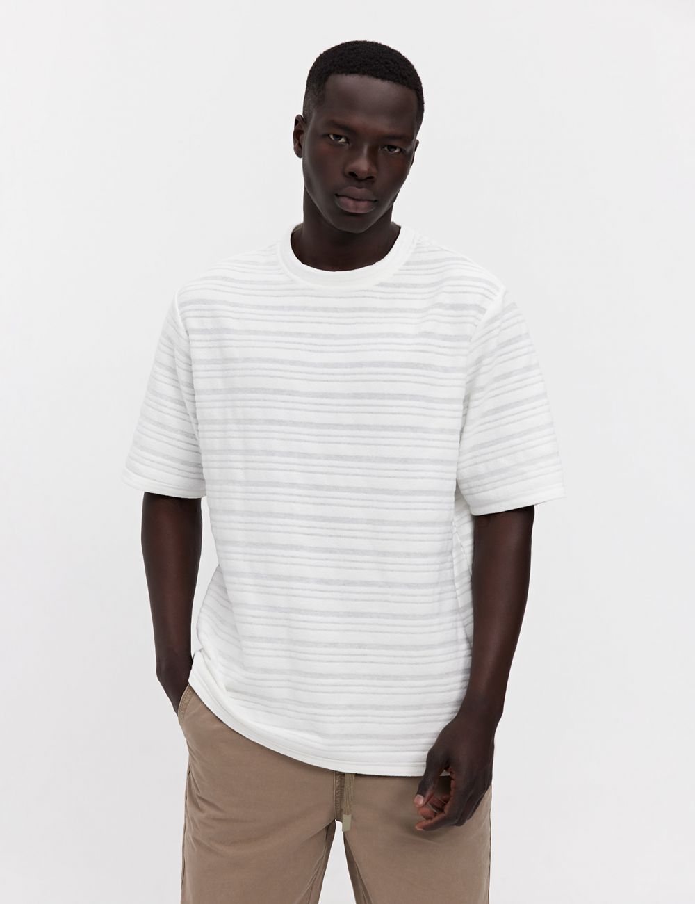 טי שירט עם טקסטורה של פסים