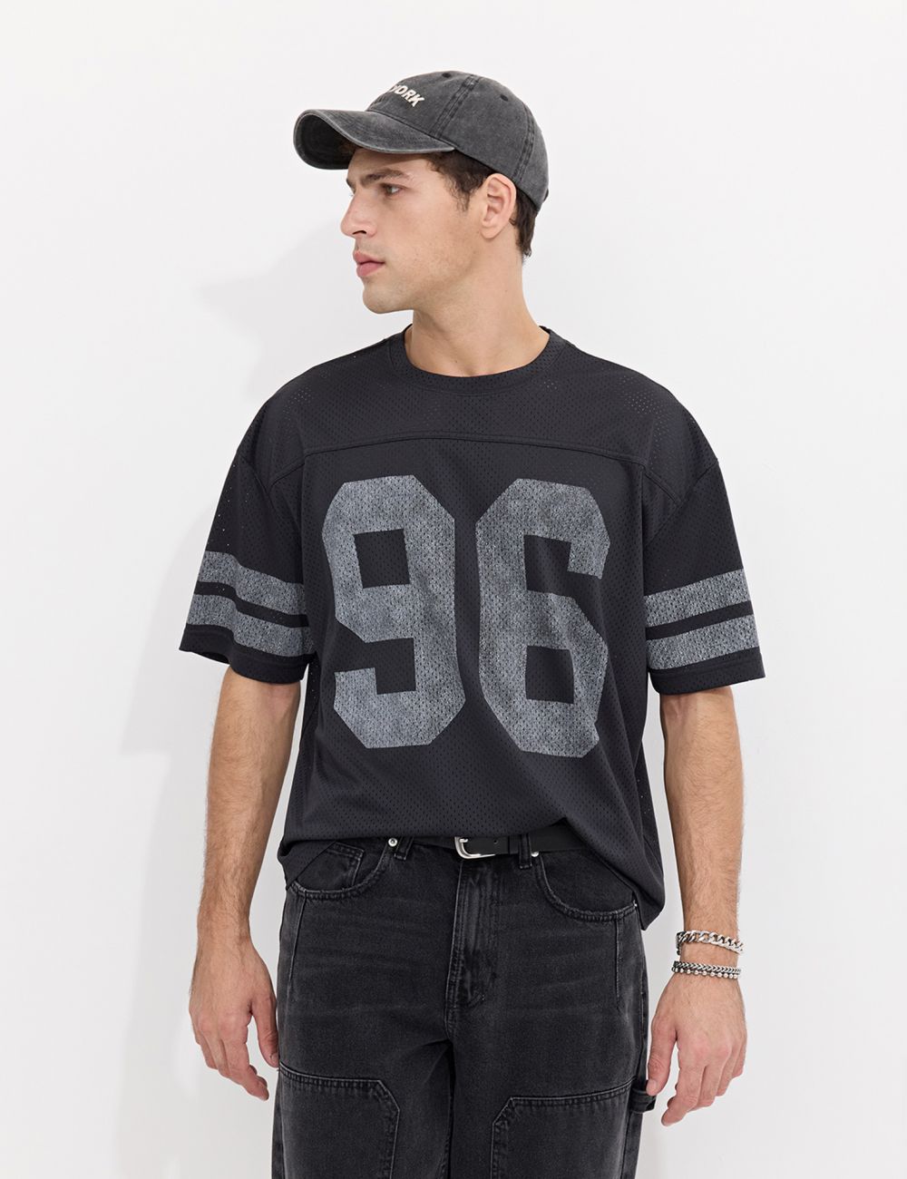 חולצת רשת עם דפוס