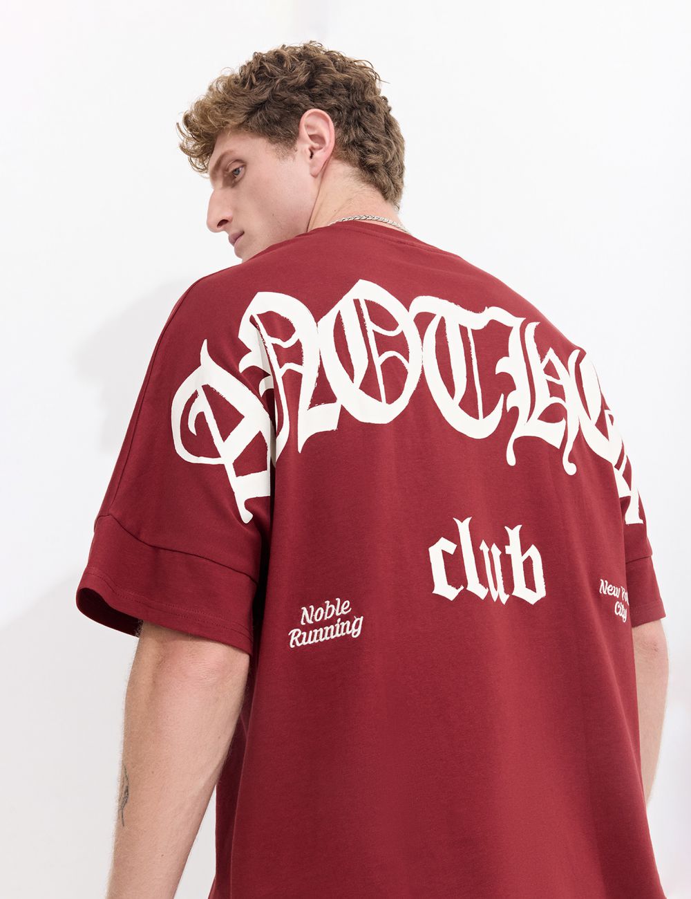 חולצת טי אוברסייז עם הדפס