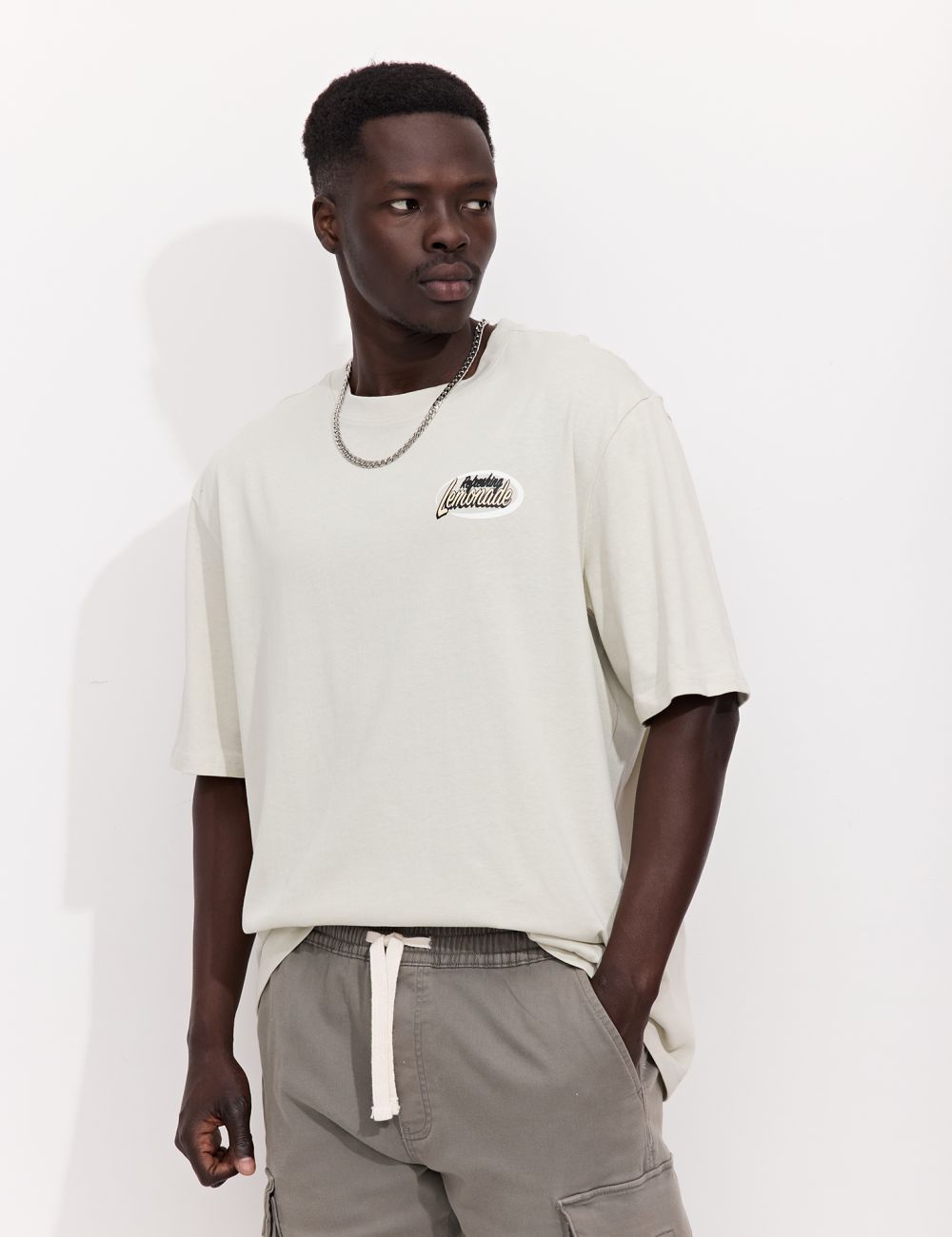 טי-שירט Regular Fit עם הדפס