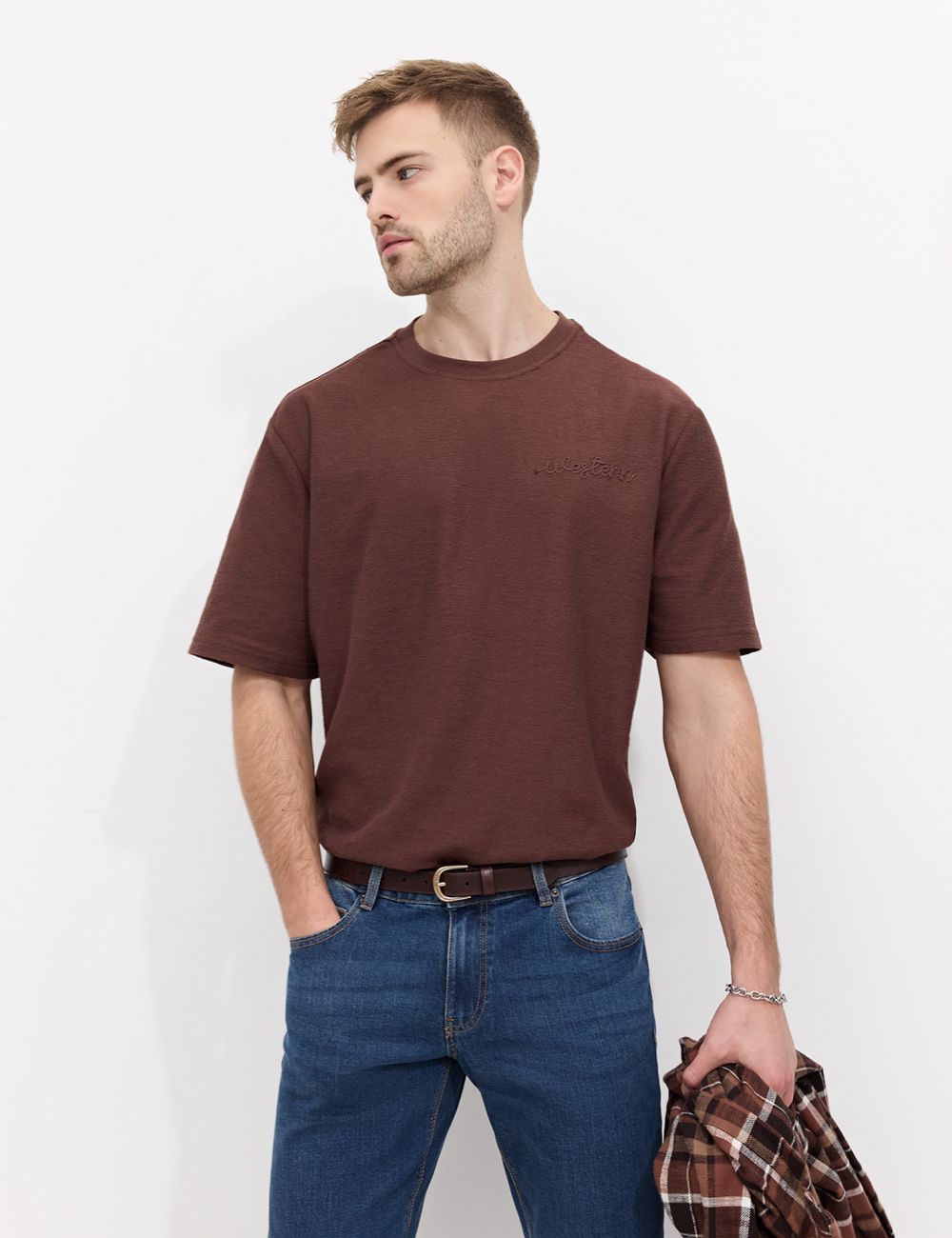 חולצת טקסטורה עם רקמה