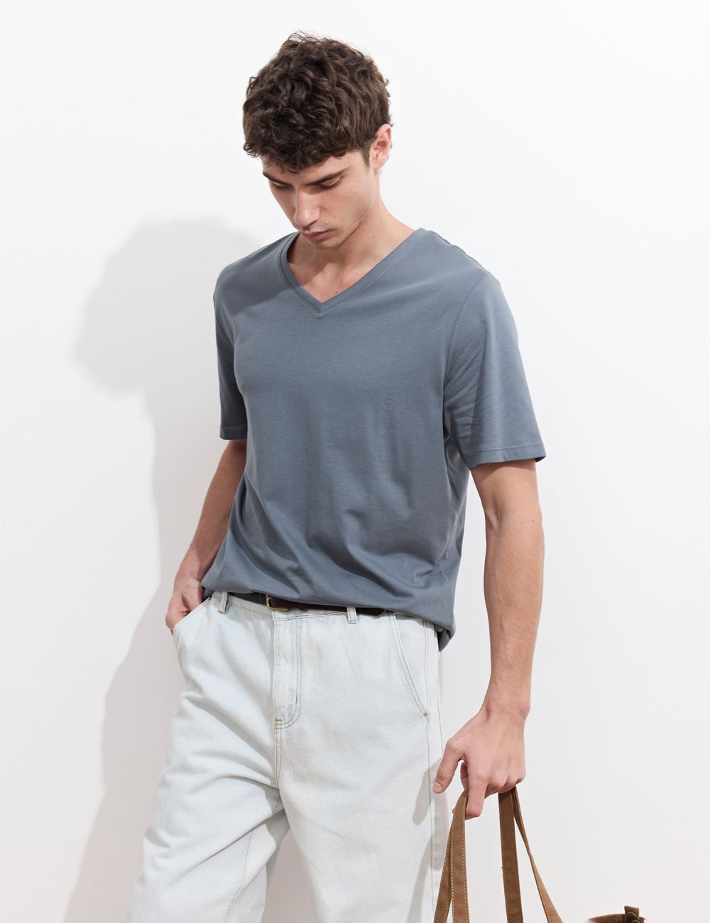 טי שירט פימה עם צווארון v