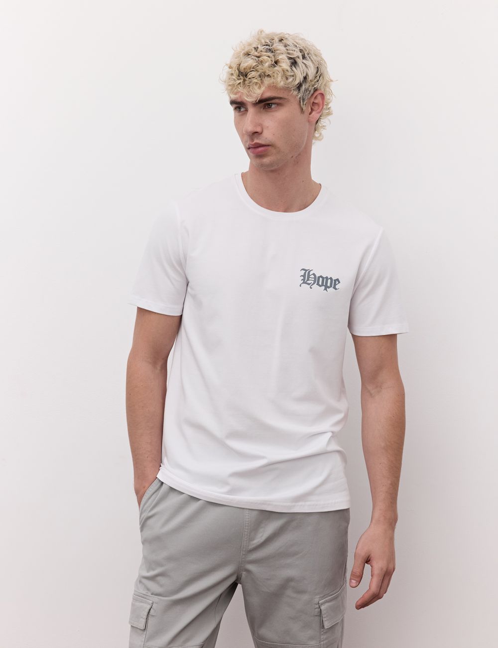 טי שירט לייקרה מודפסת בגזרה משוחררת