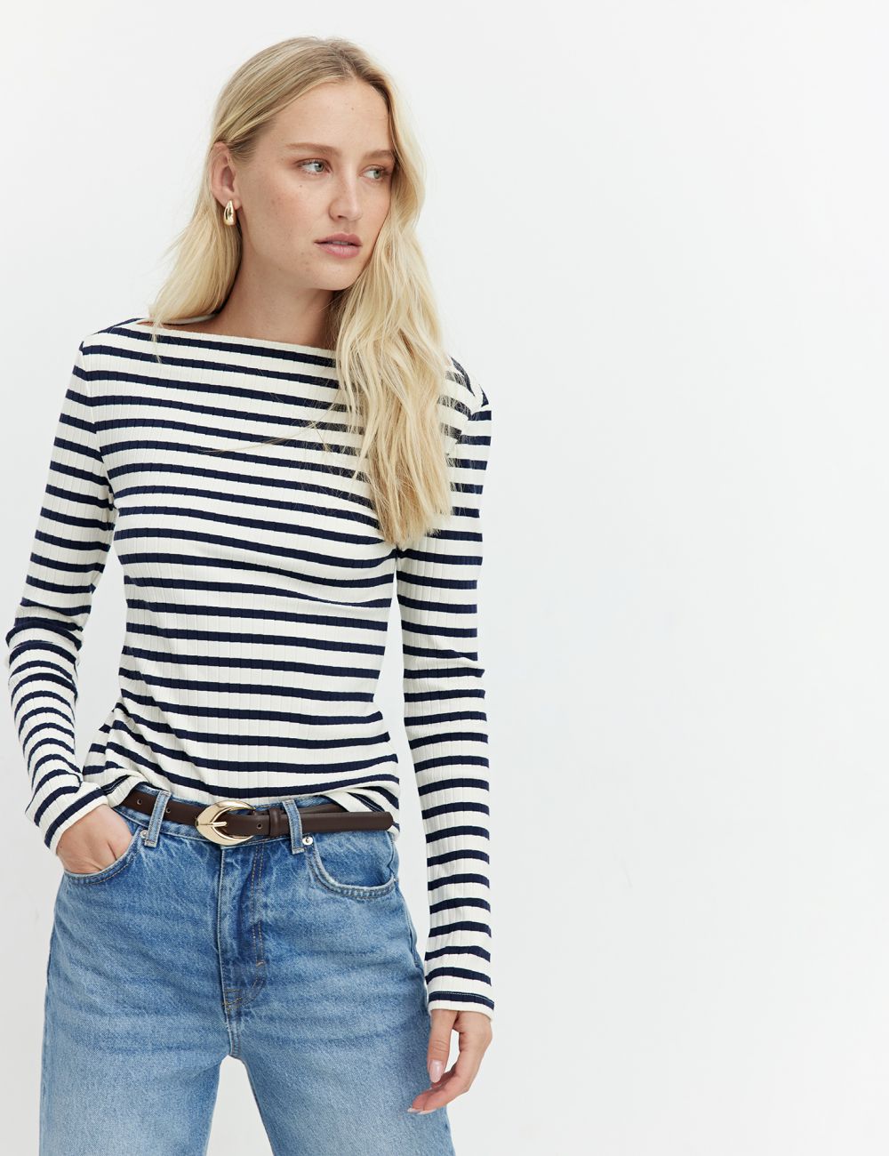 חולצה ארוכה עם מפתח סירה