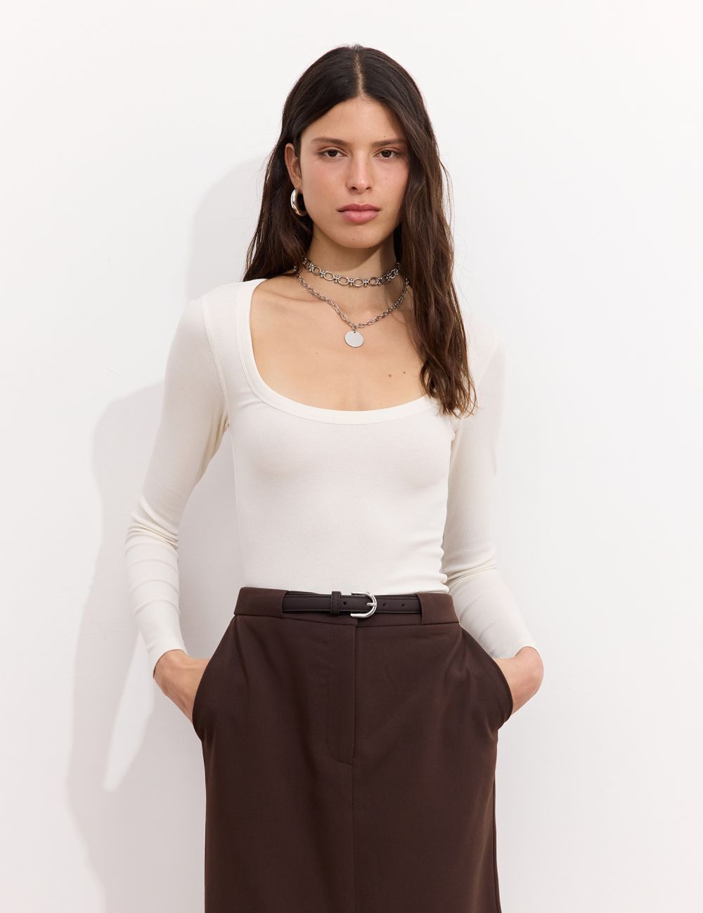 טי שירט ריב מחשוף בצורת U