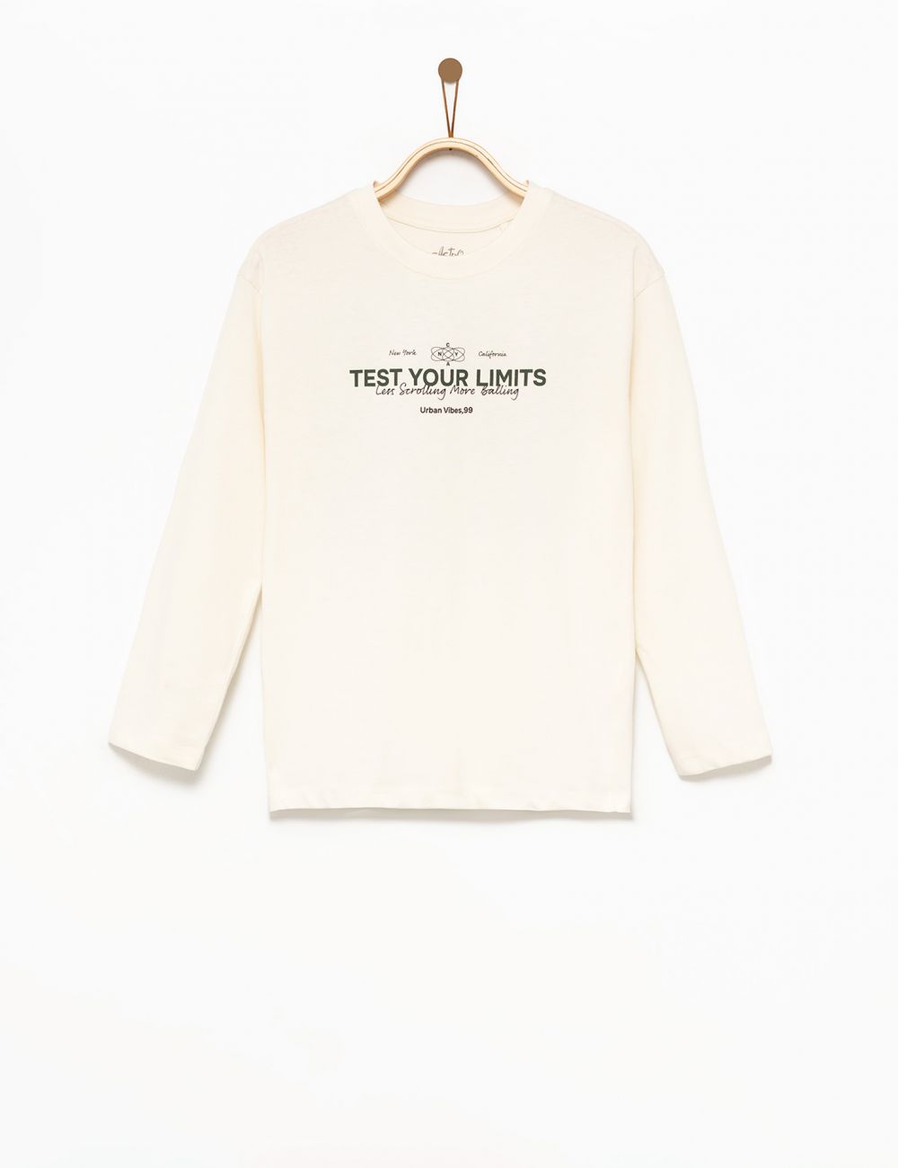 טי שירט ארוכה עם דפוס