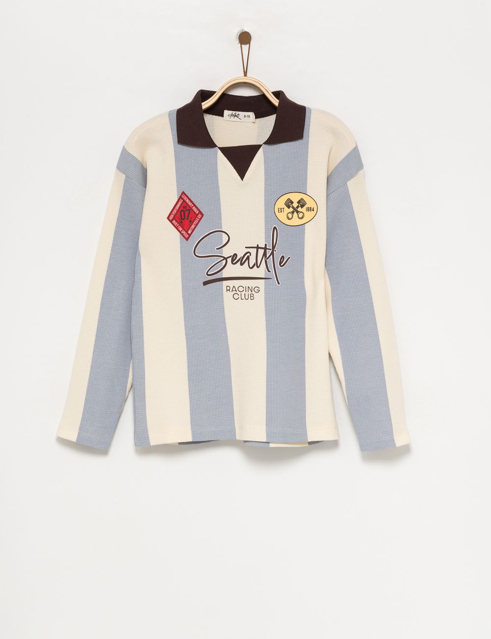 טישרט עם צווארון