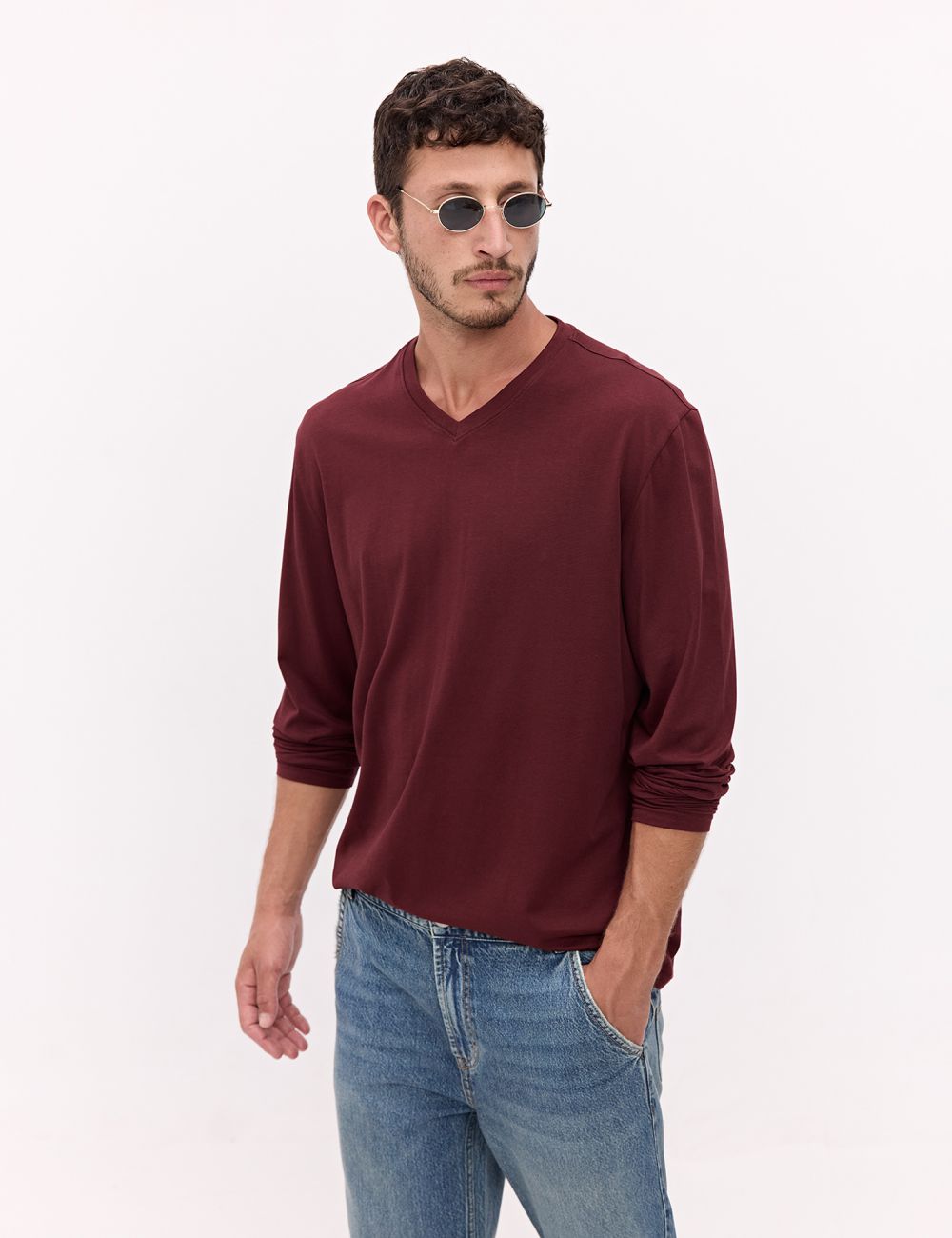 טי-שירט וי ארוכה