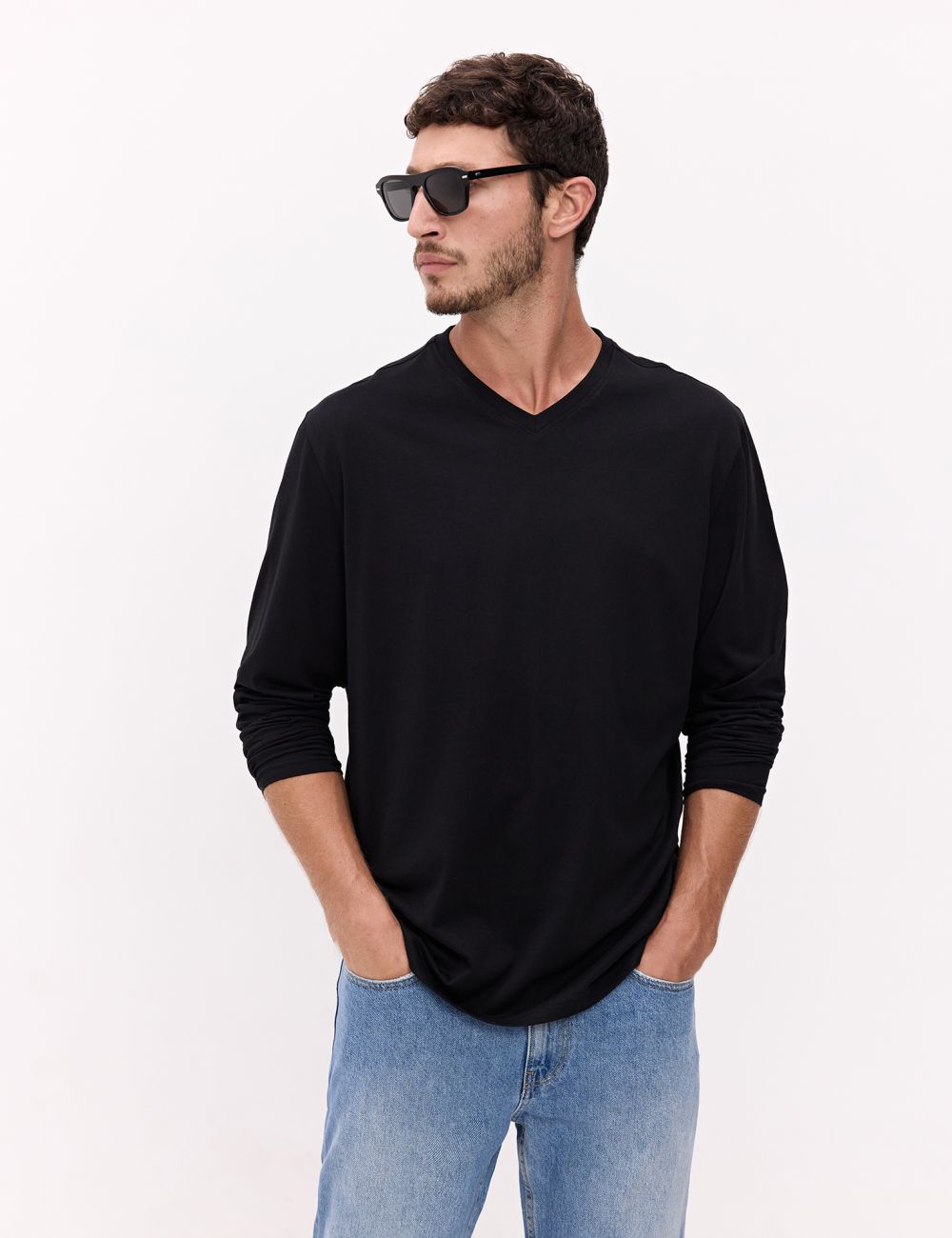 טי-שירט וי ארוכה