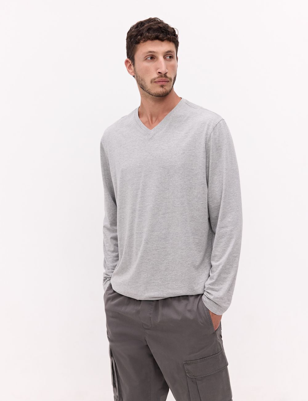 טי-שירט וי ארוכה