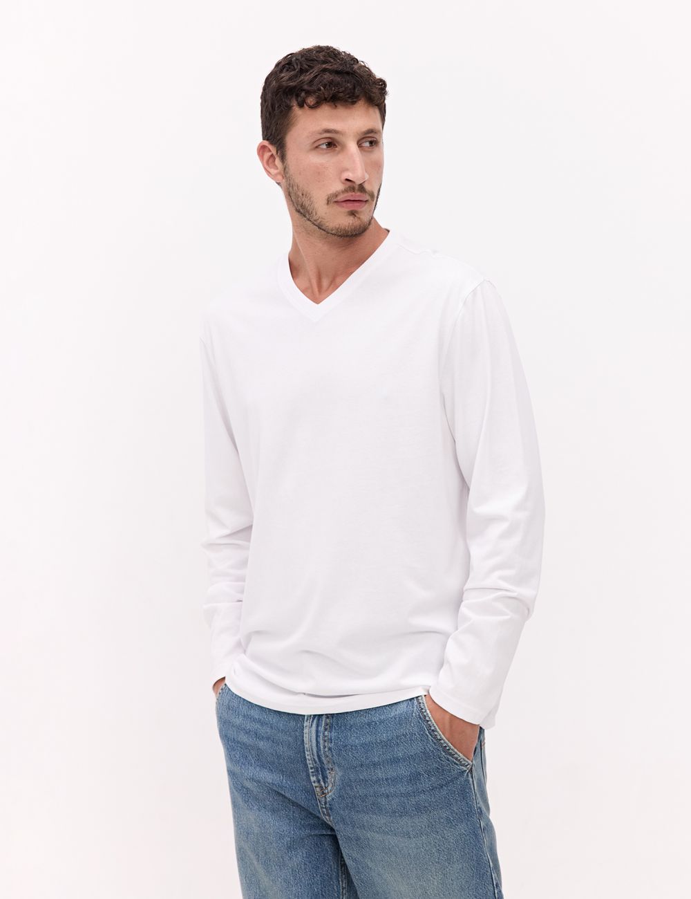 טי-שירט וי ארוכה