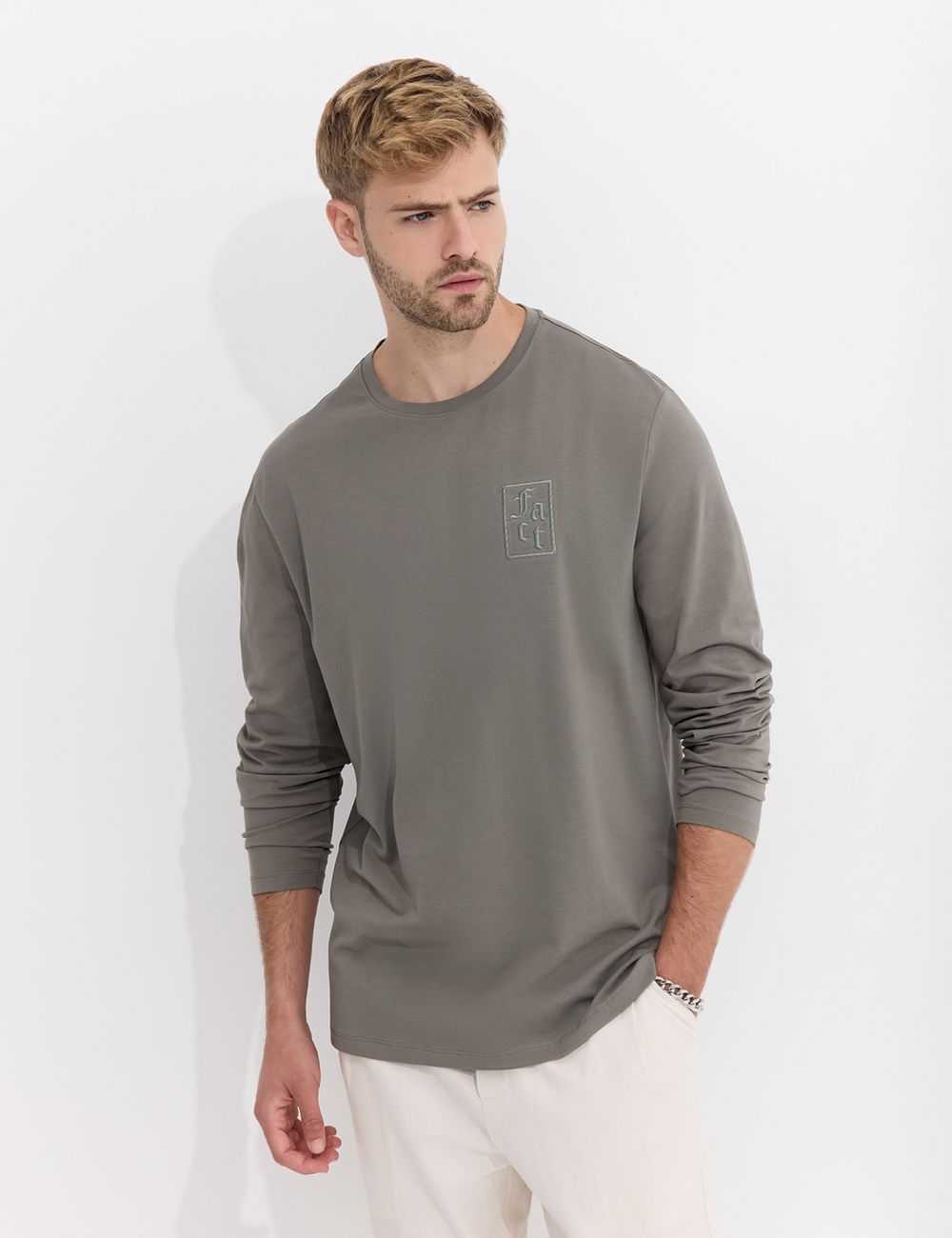 טי שרוול ארוך עם הדפס