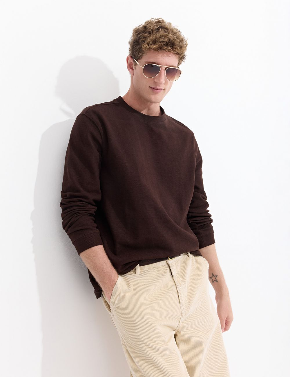 טי שירט שרוול ארוך עם טקסטורה