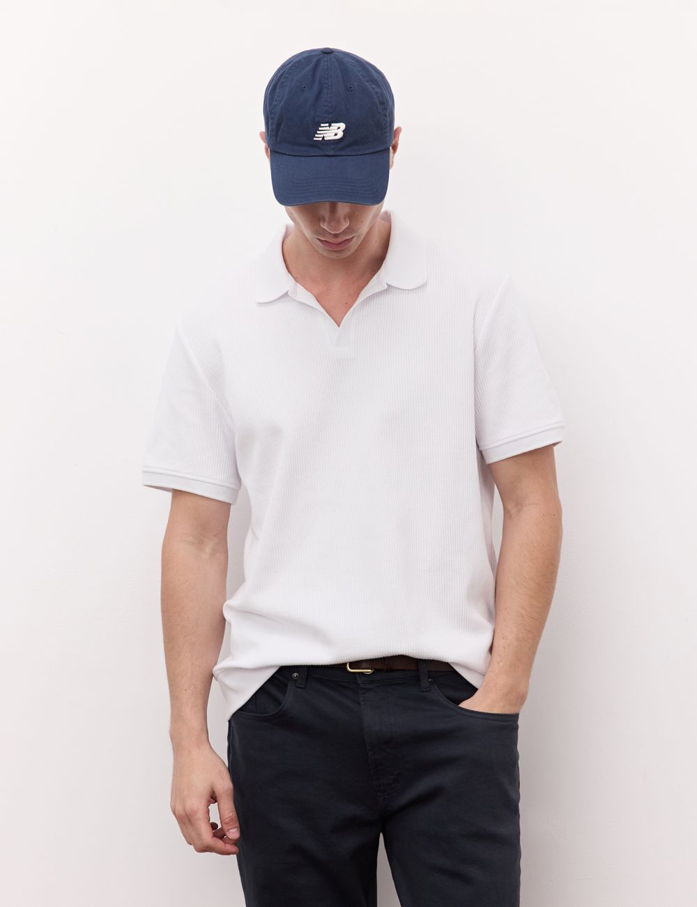 חולצת פולו עם טקסטורה של פסים