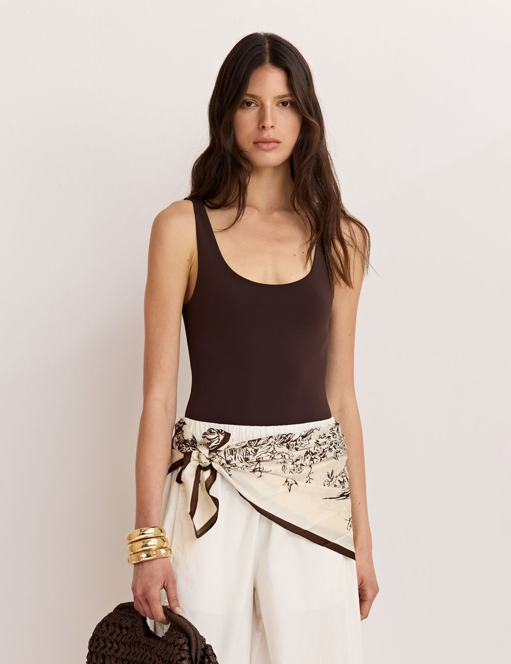 בגד גוף מחשוף עגול