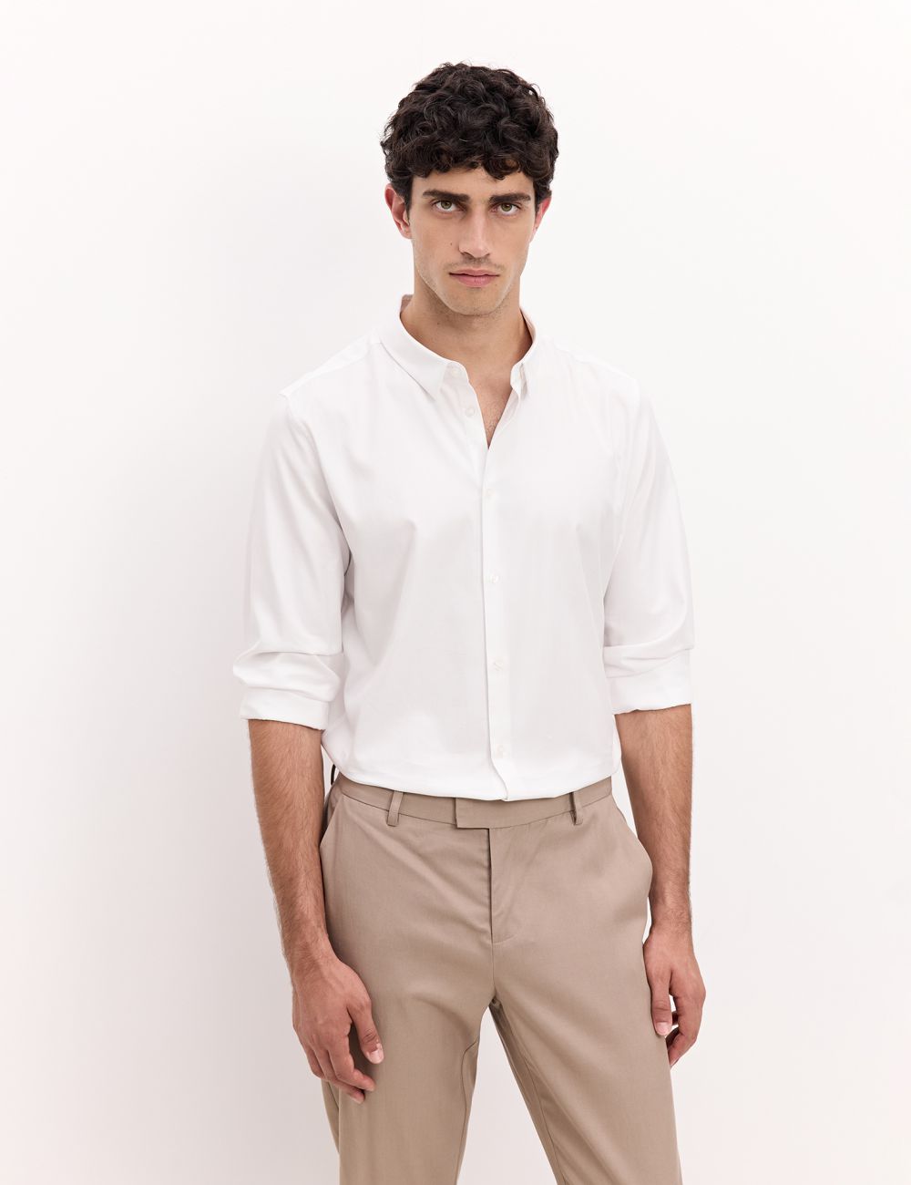 חולצה מכופתרת בגזרת סלים