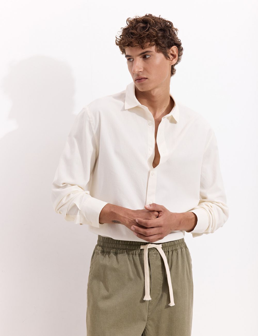 חולצת טקסטורה מכופתרת REGULAR FIT