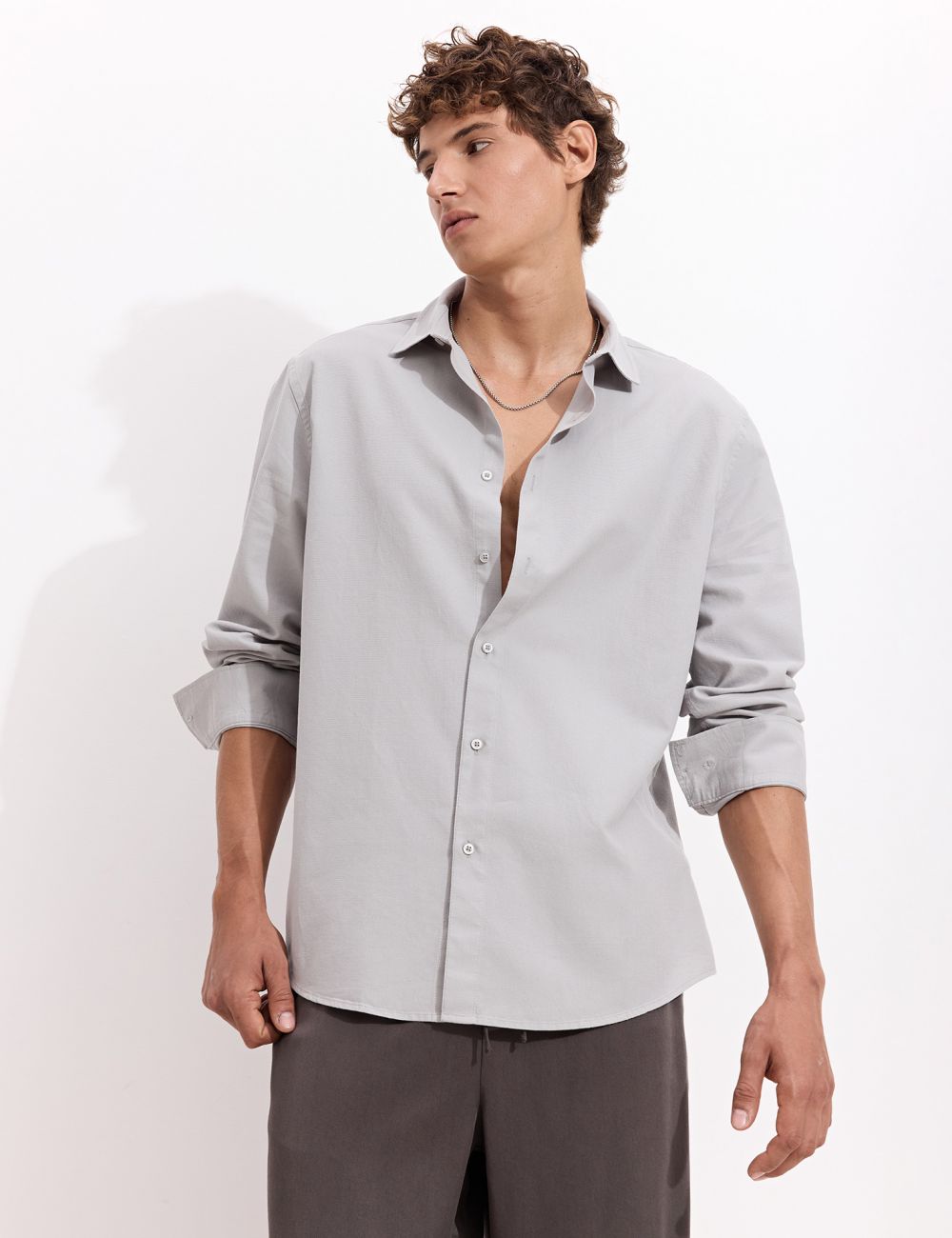 חולצת טקסטורה מכופתרת REGULAR FIT