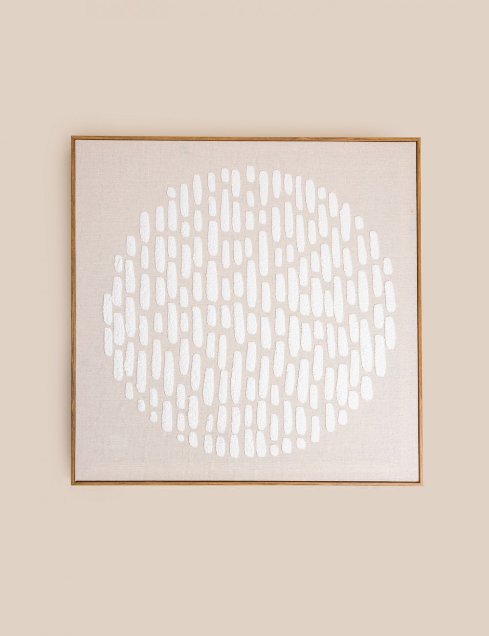 תמונה עם מסגרת עץ עיגול