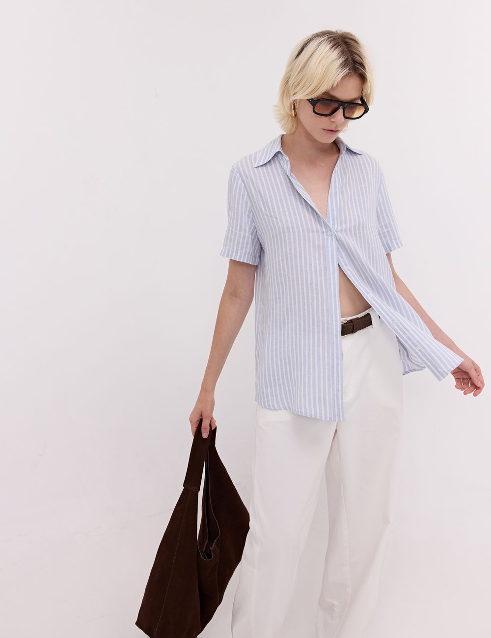 חולצה מכופתרת קצרה במראה פשתן