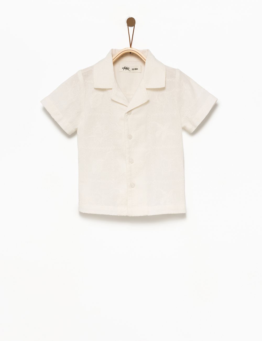 חולצה עם רקמה