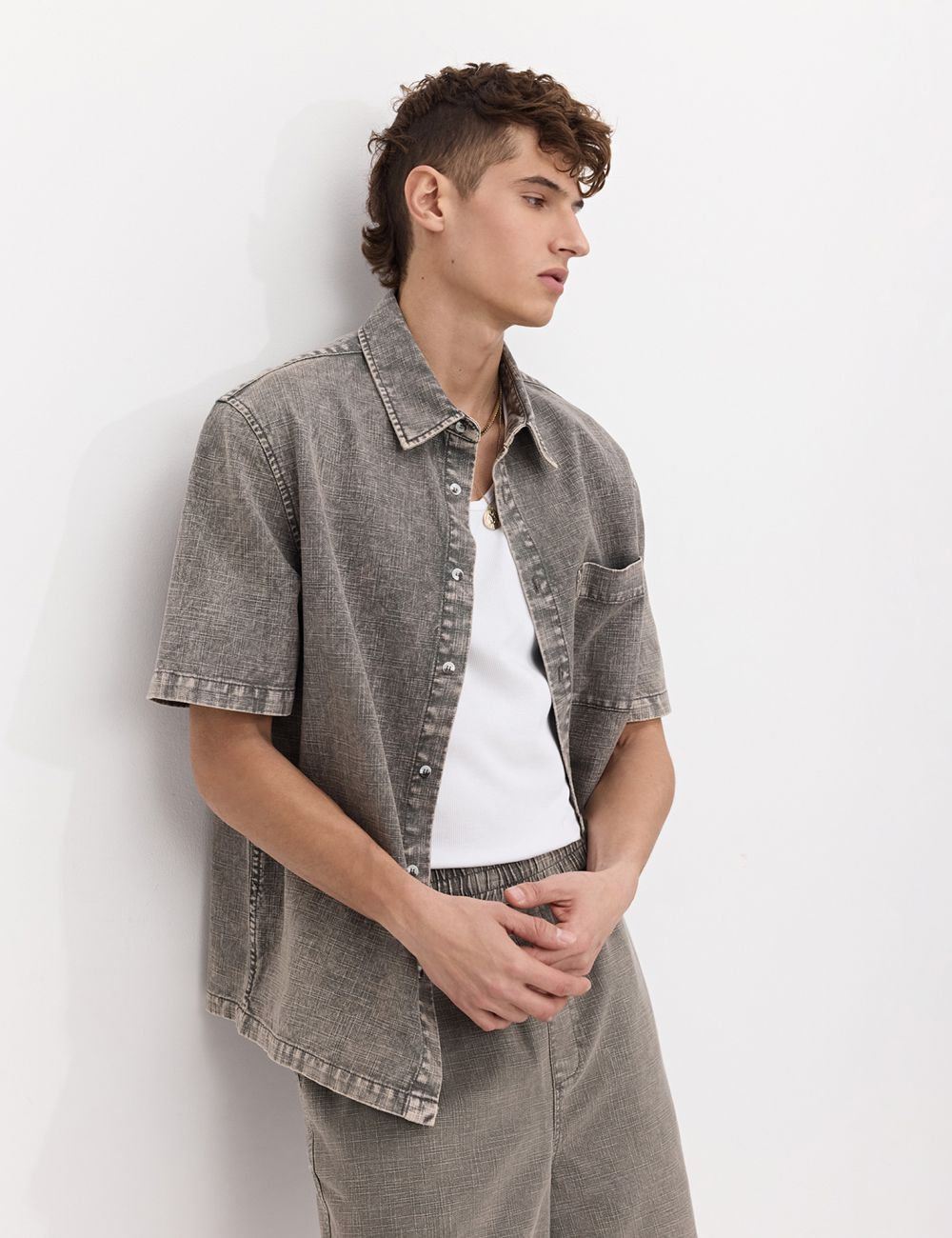 חולצה מכופתרת שטופה