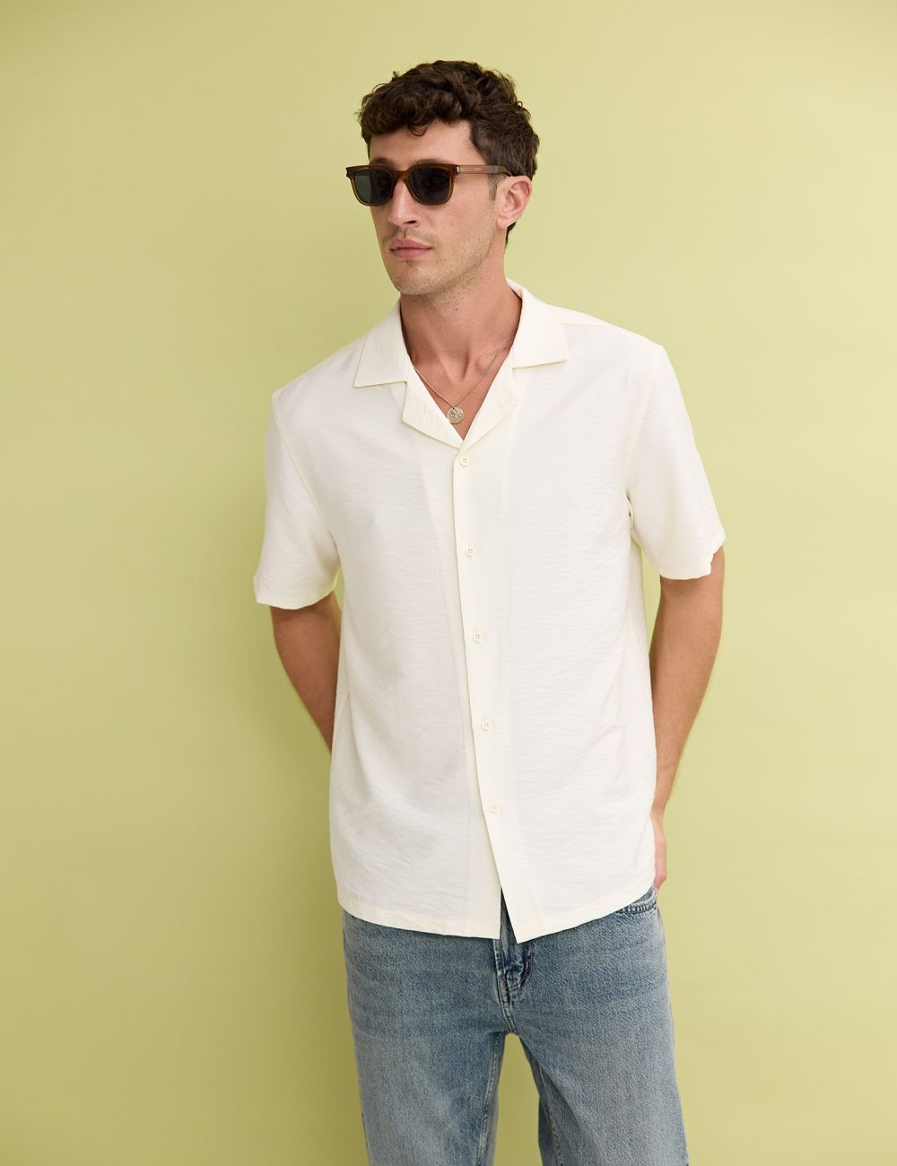 חולצת ריזורט עם טקסטורה