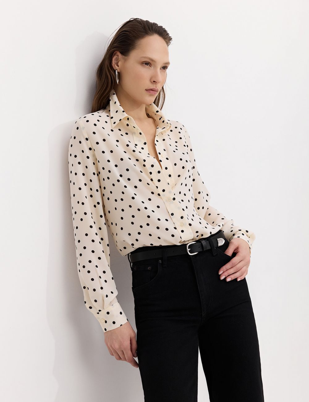 חולצה מכופתרת