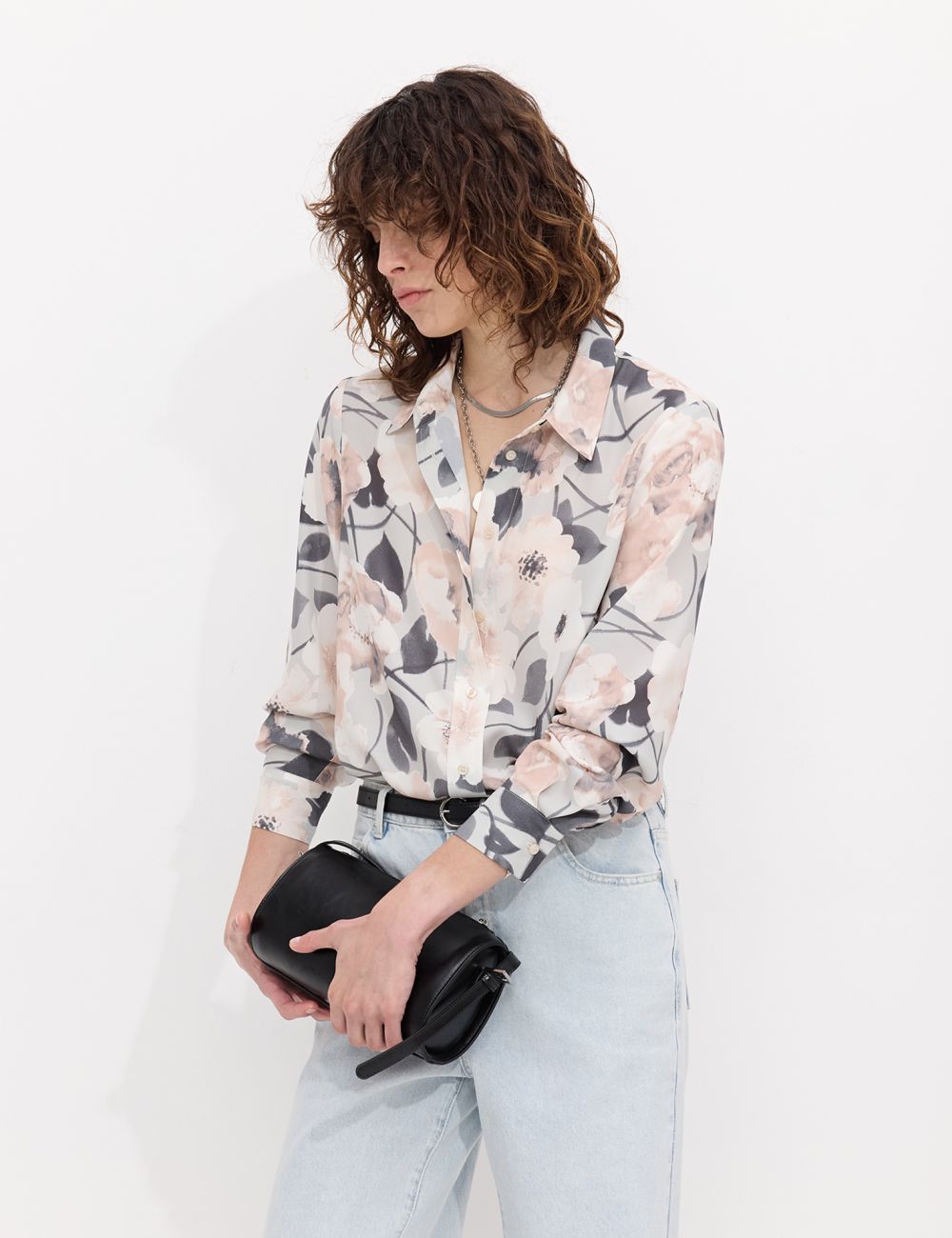 חולצה מכופתרת