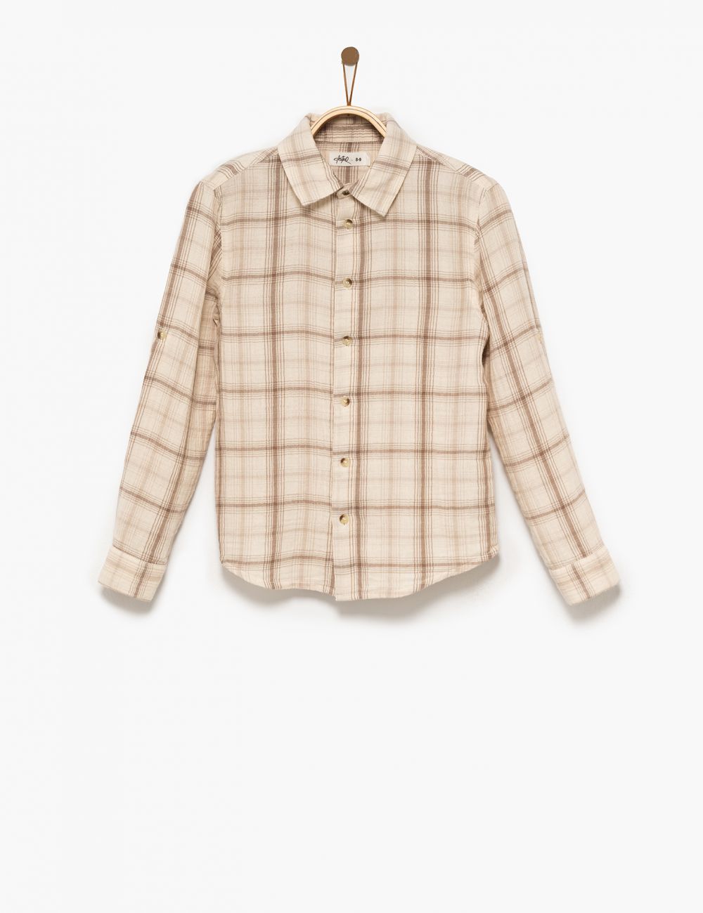 מכופתרת משובצת