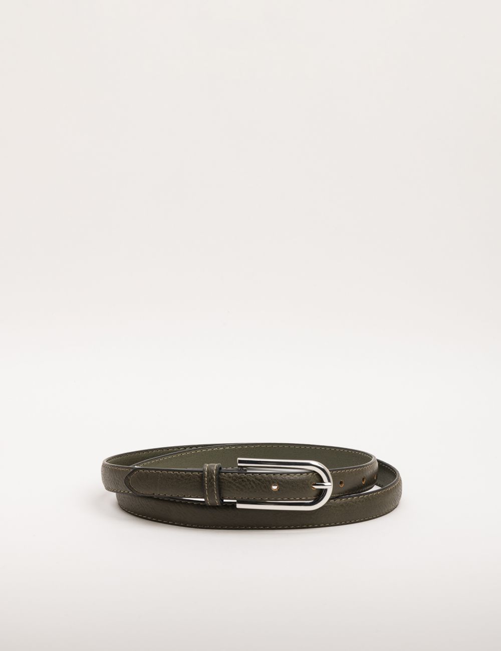 חגורת דקה עם אבזם מוארך