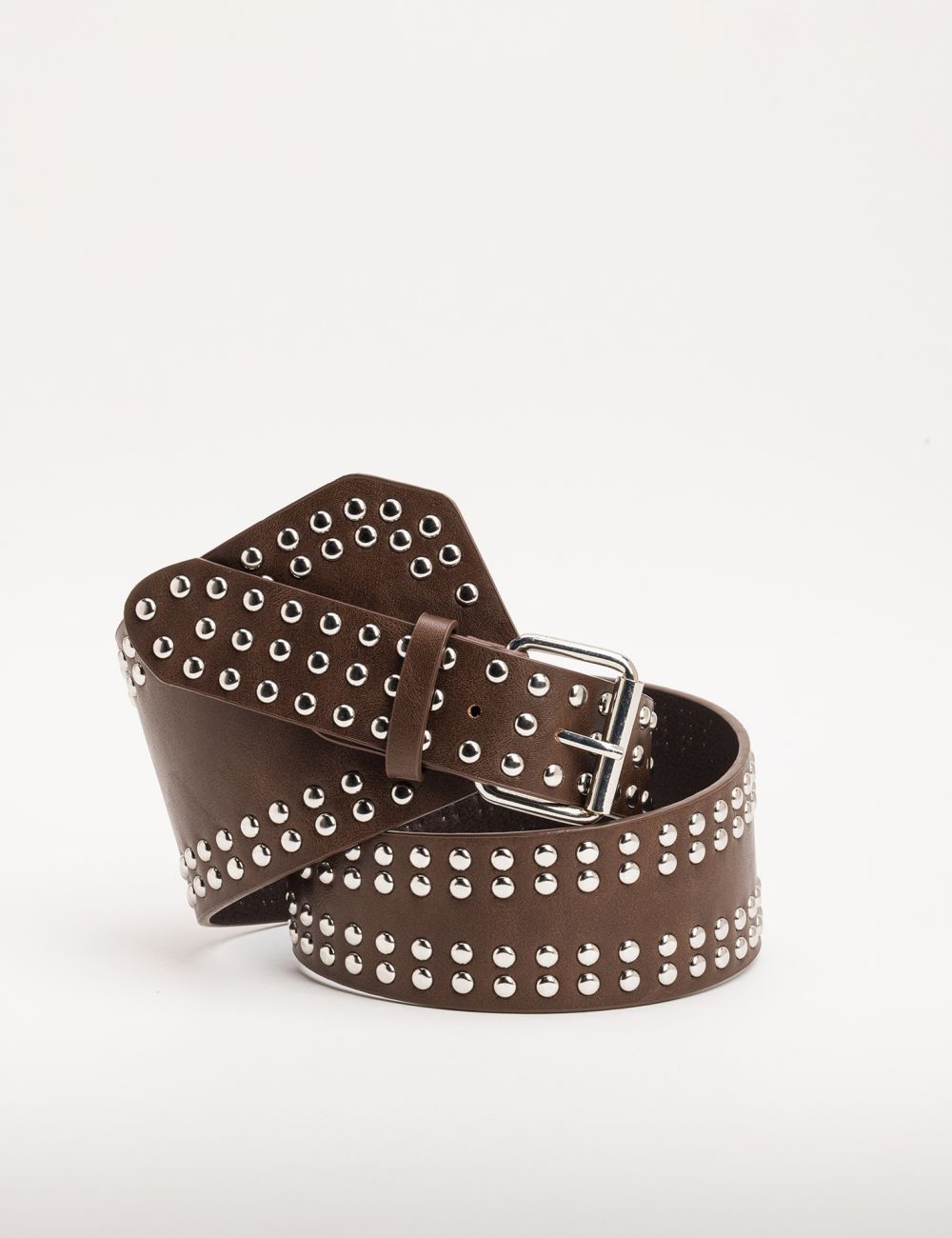 חגורה עם ניטים רחבה