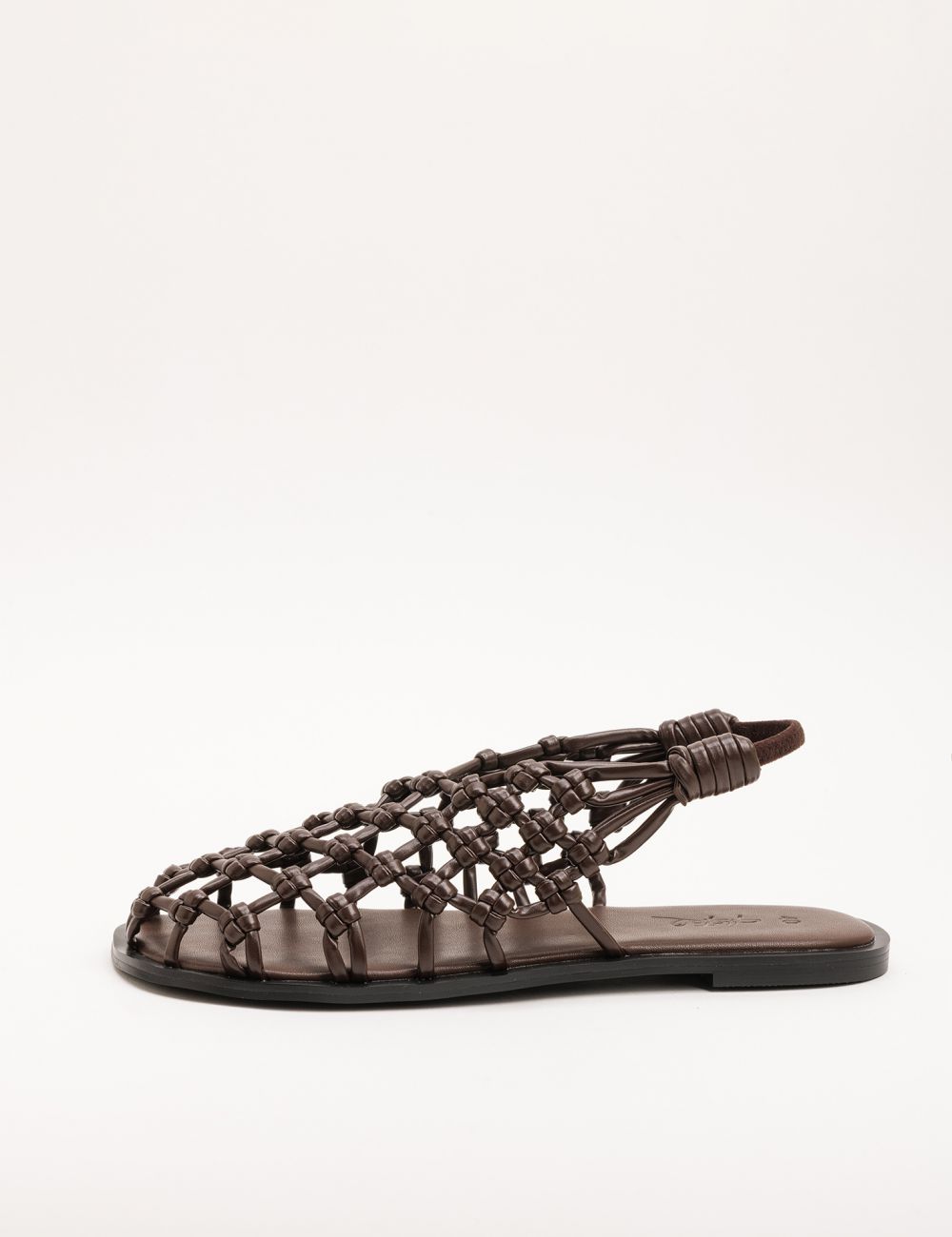 סנדל קלוע עם רצועה אחורית