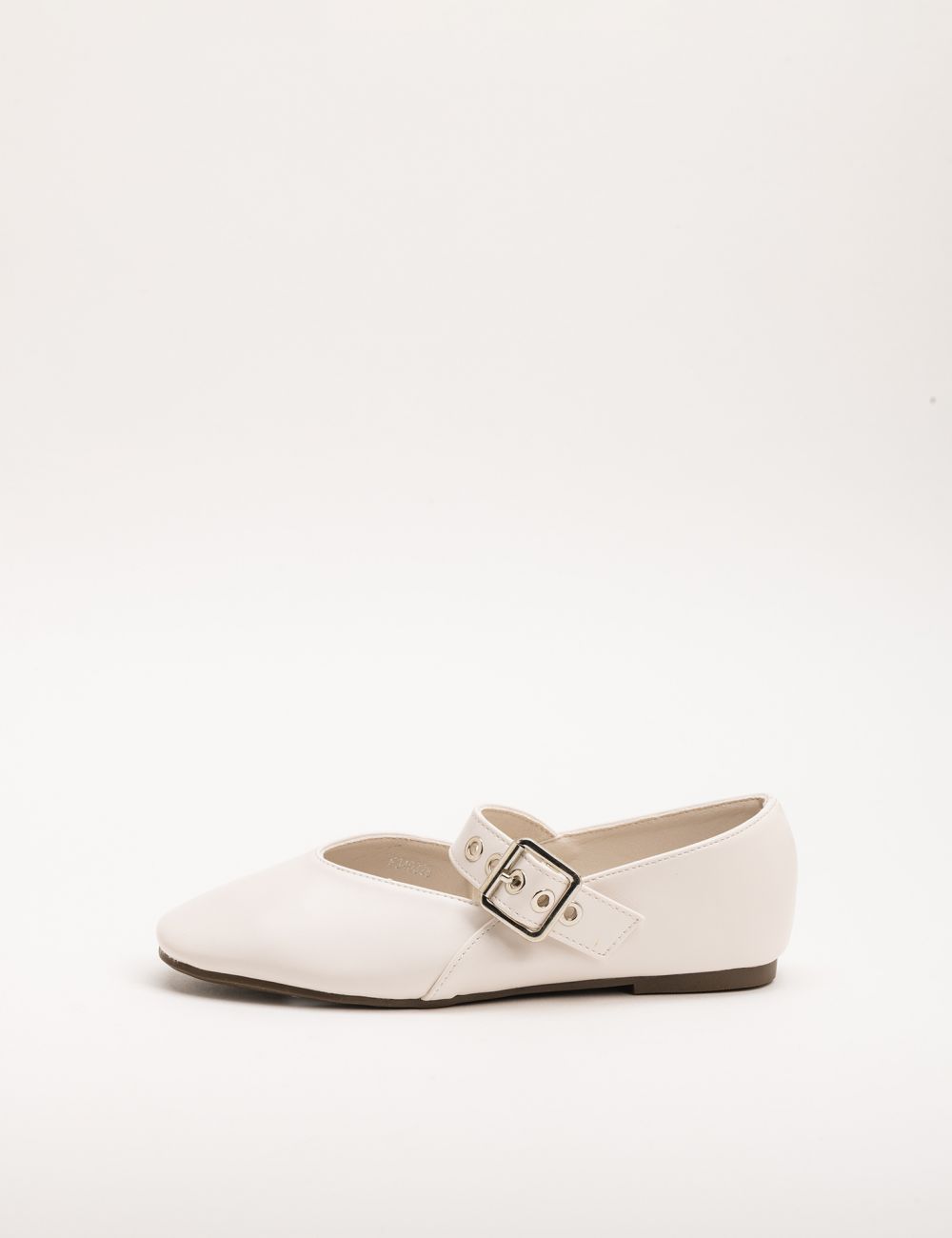 נעלי בובה עם אבזם מטאלי