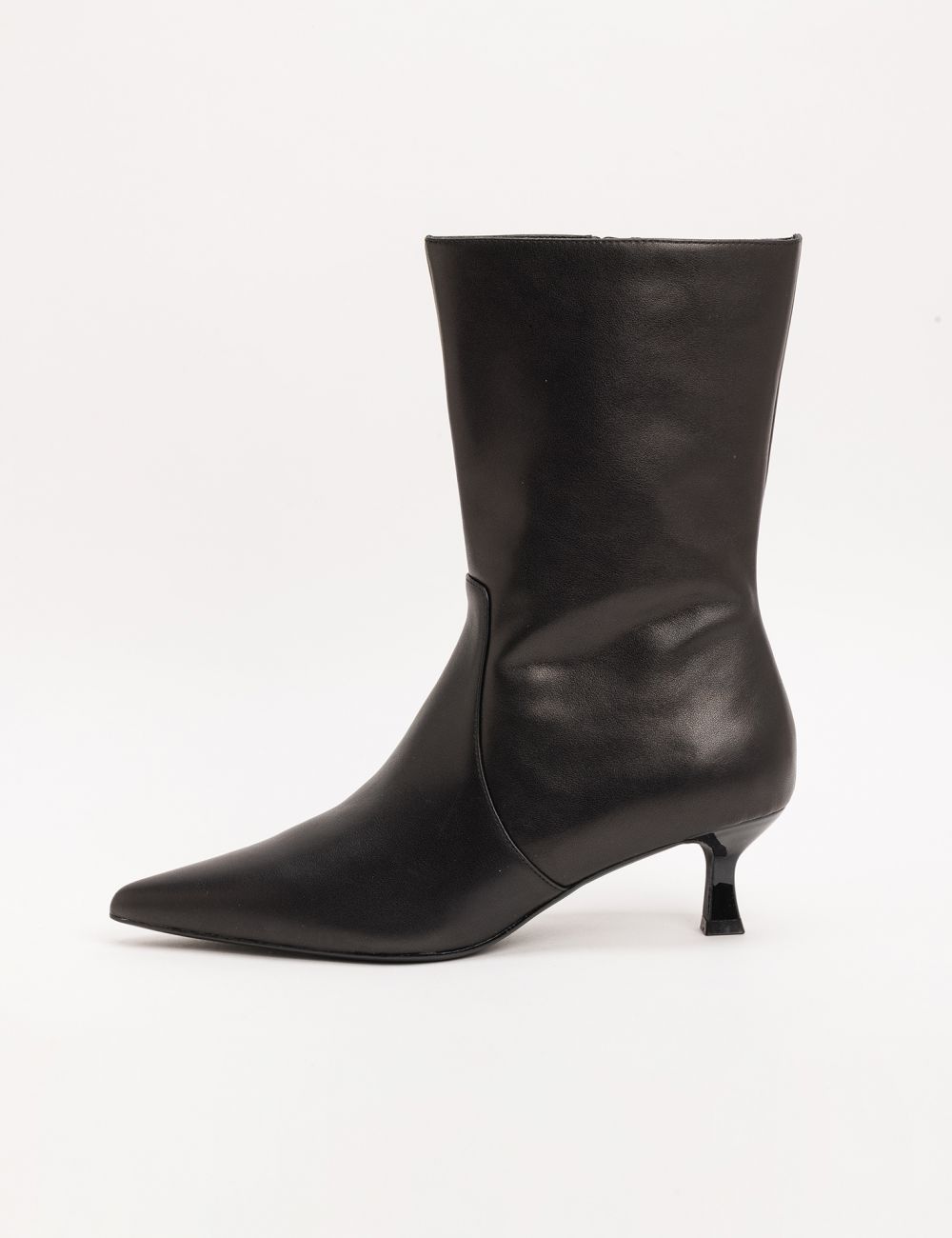 מגף עם עקב קיטן