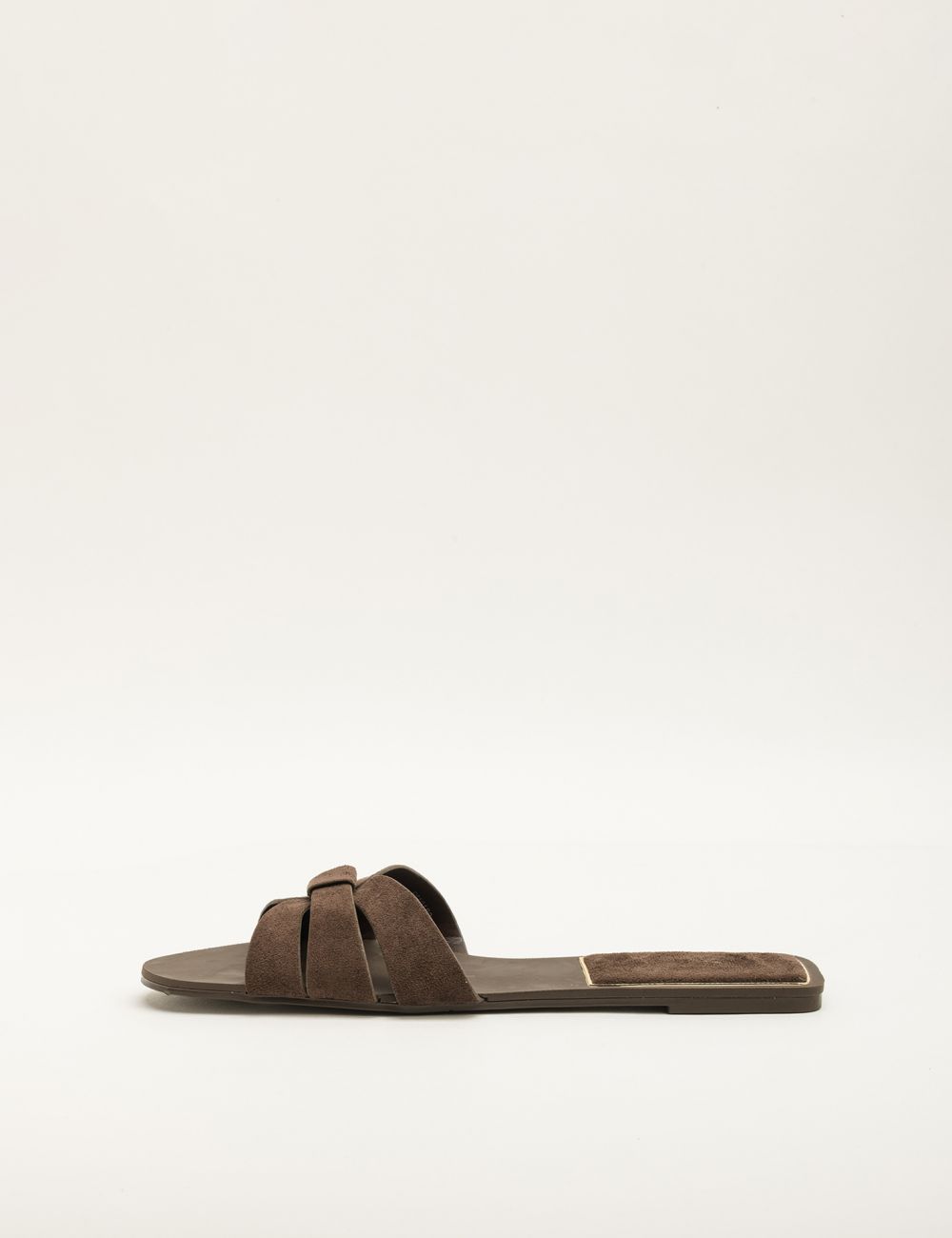 כפכף עם רצועות מוצלבות